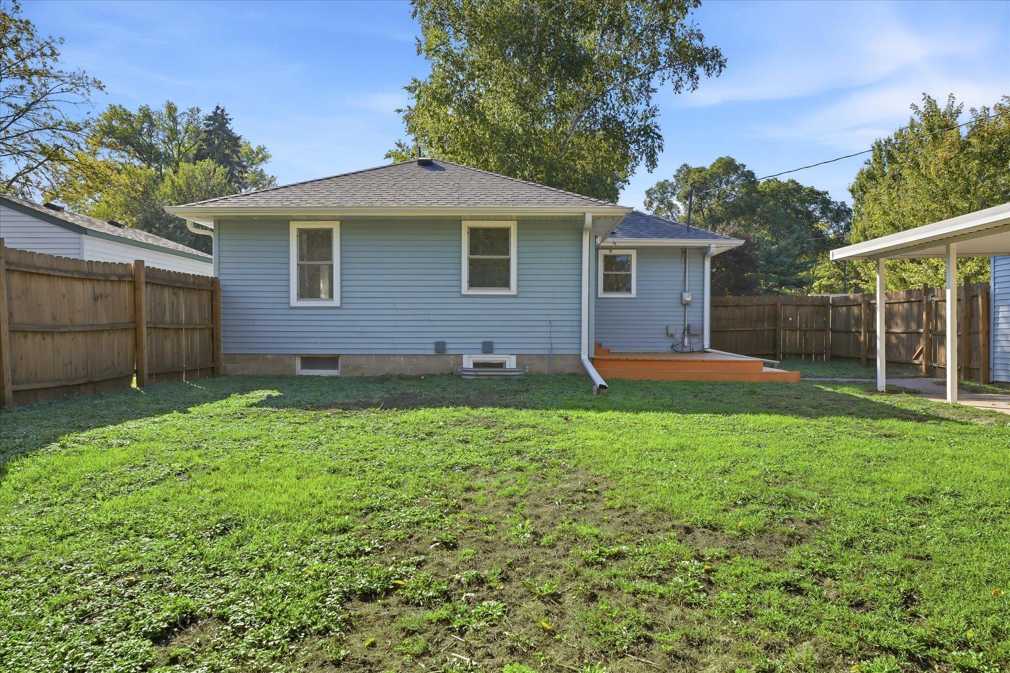 4716 Edgewood Avenue N Property Photo 26