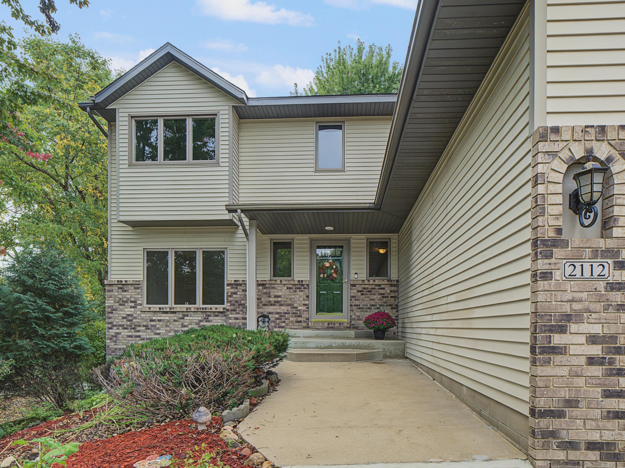2112 Parkwood Hills Drive Ne Property Photo 9
