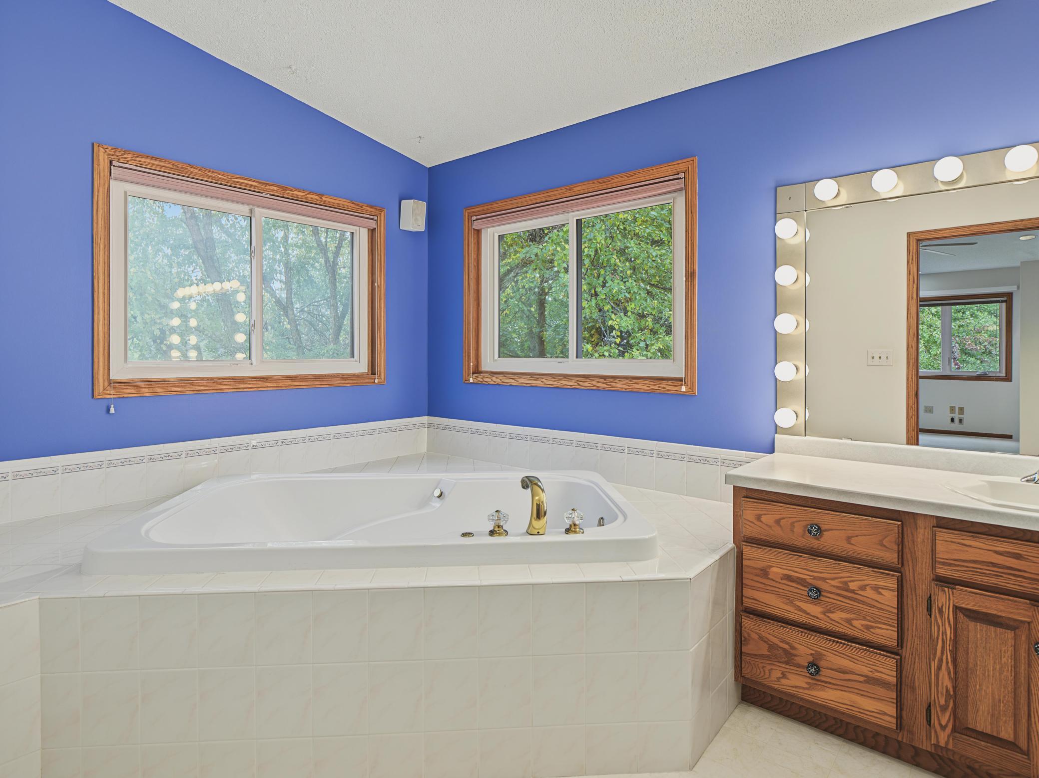 2112 Parkwood Hills Drive Ne Property Photo 22