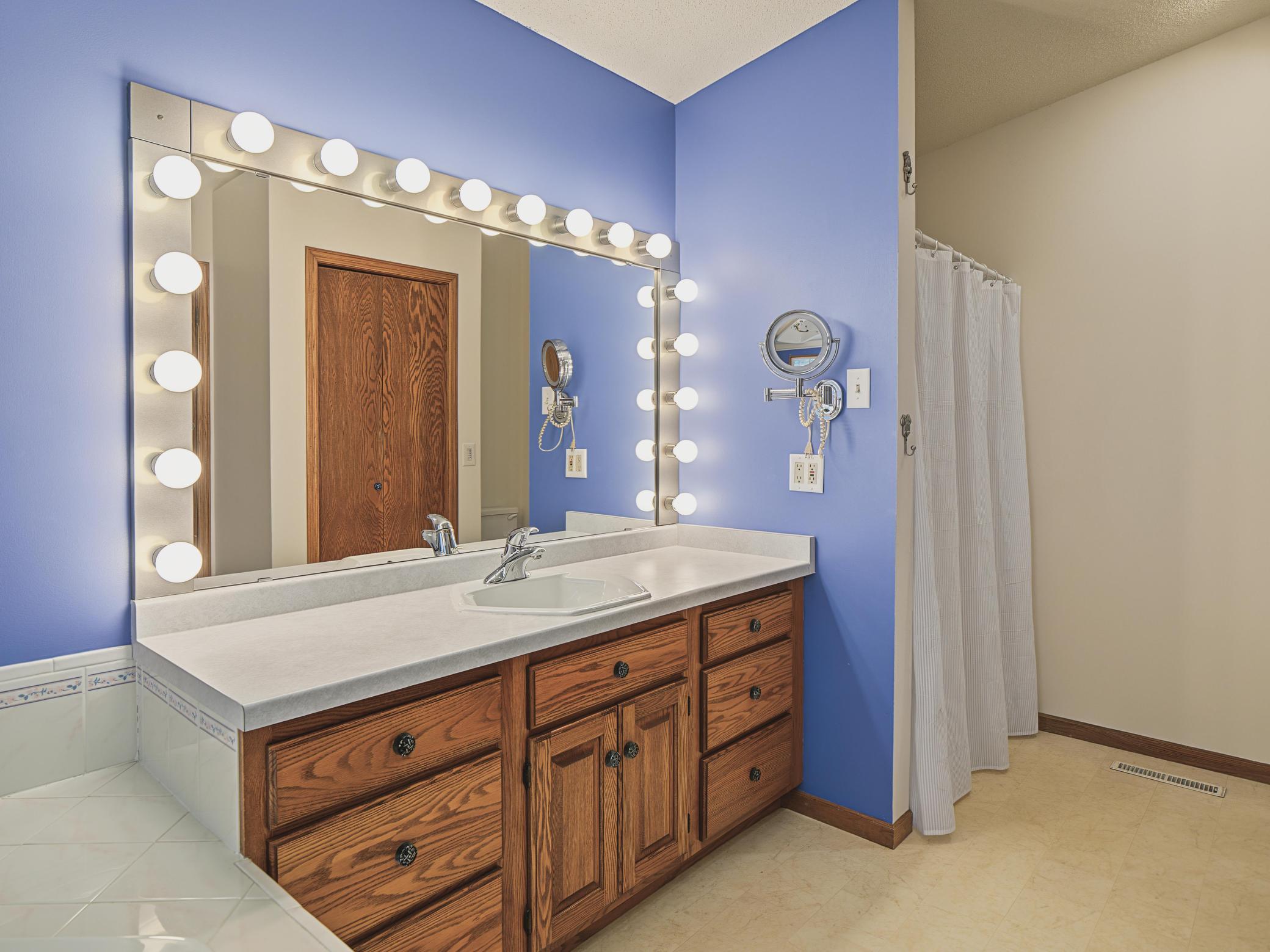 2112 Parkwood Hills Drive Ne Property Photo 23