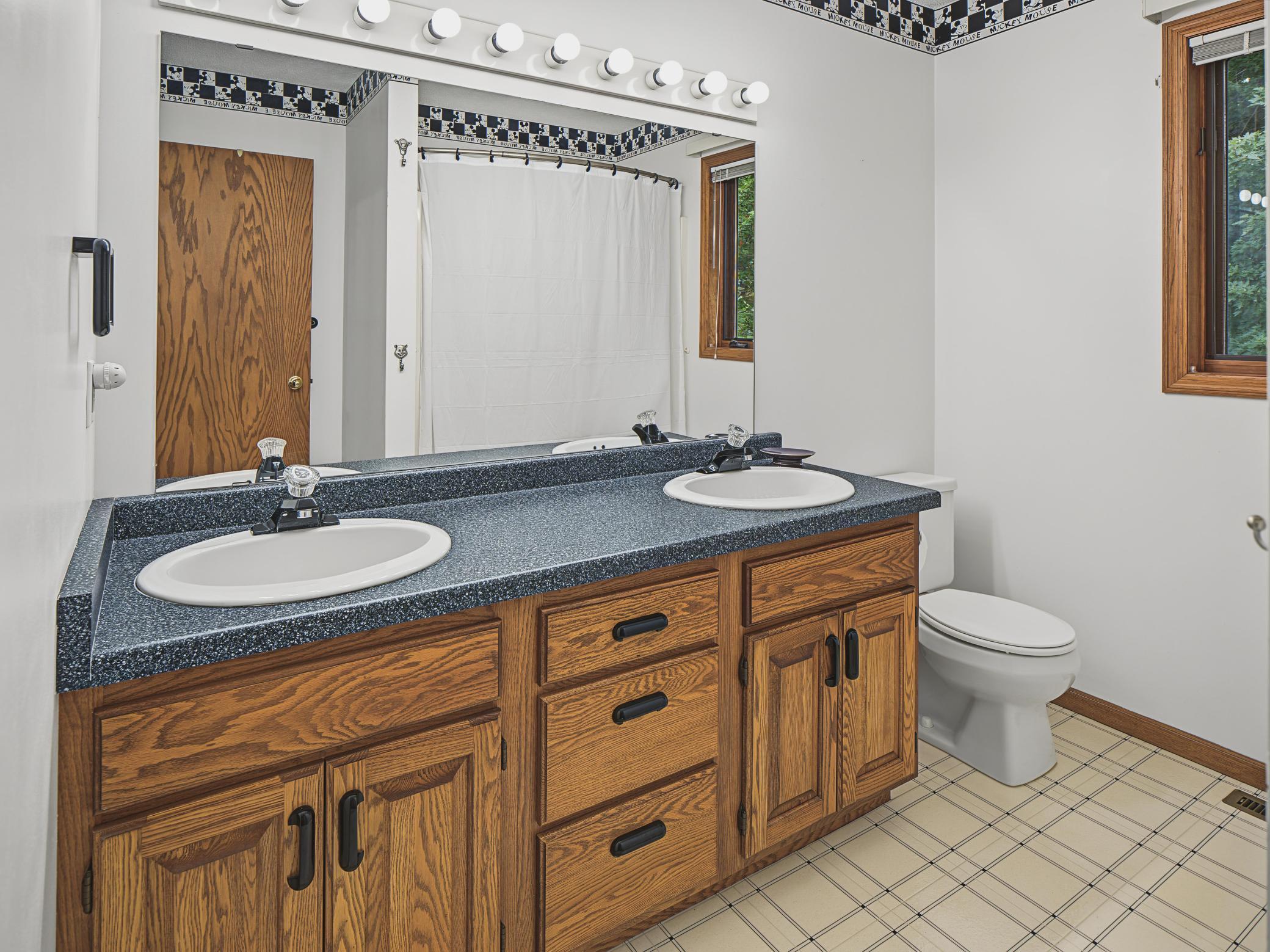 2112 Parkwood Hills Drive Ne Property Photo 24