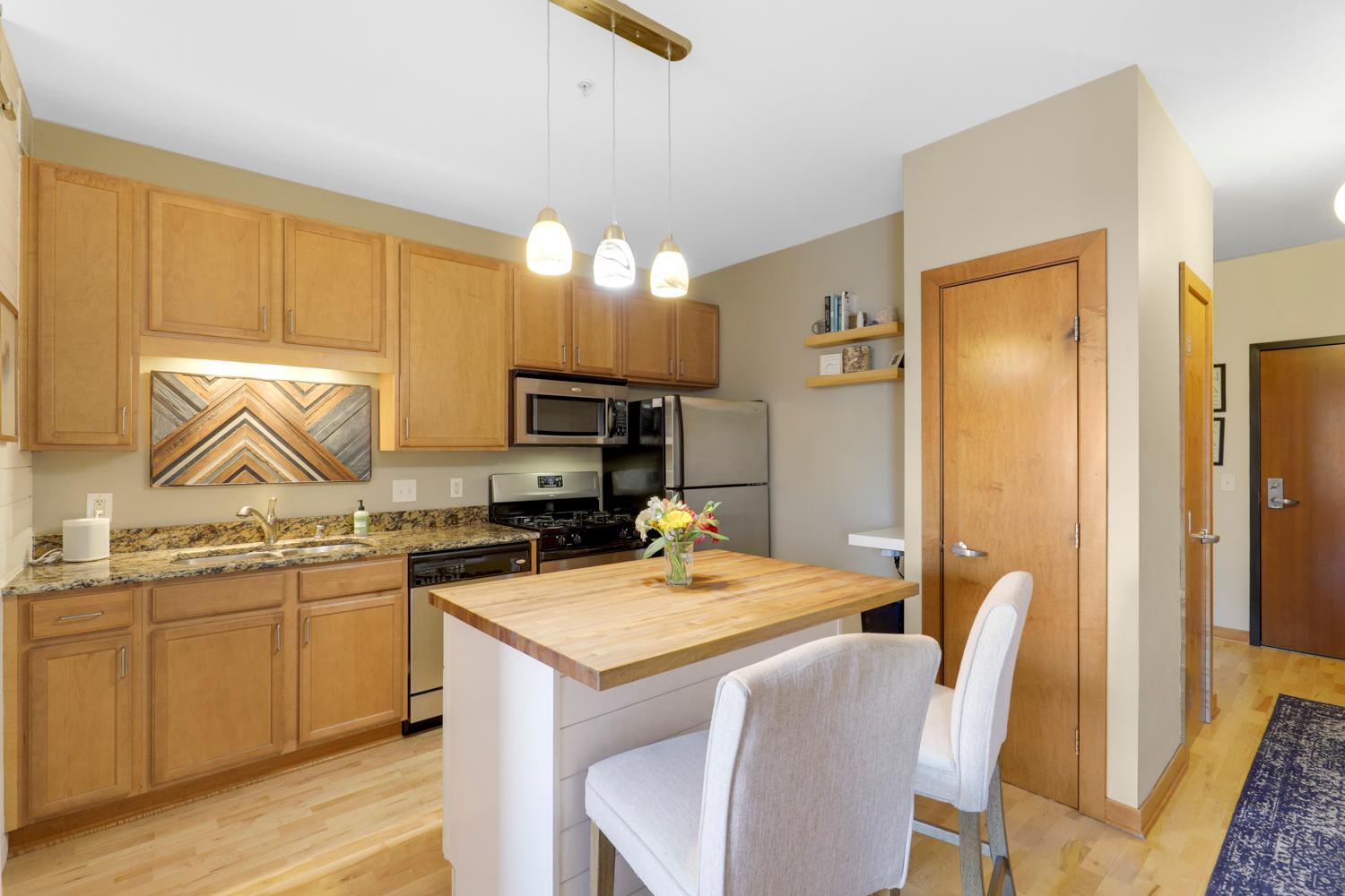 15 E Franklin Ave 208 Property Photo 2