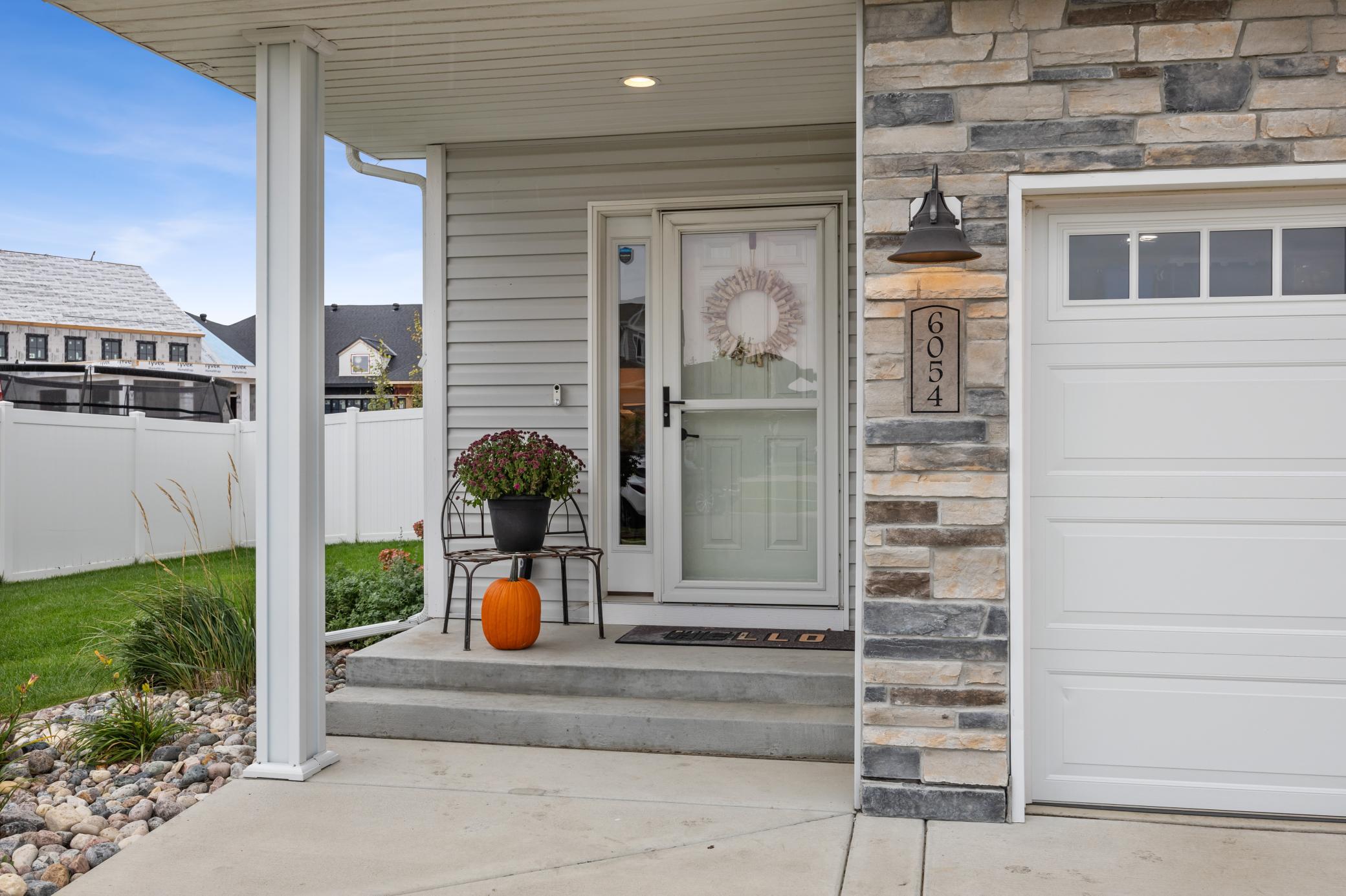 6054 Autumn Drive S Property Photo 3