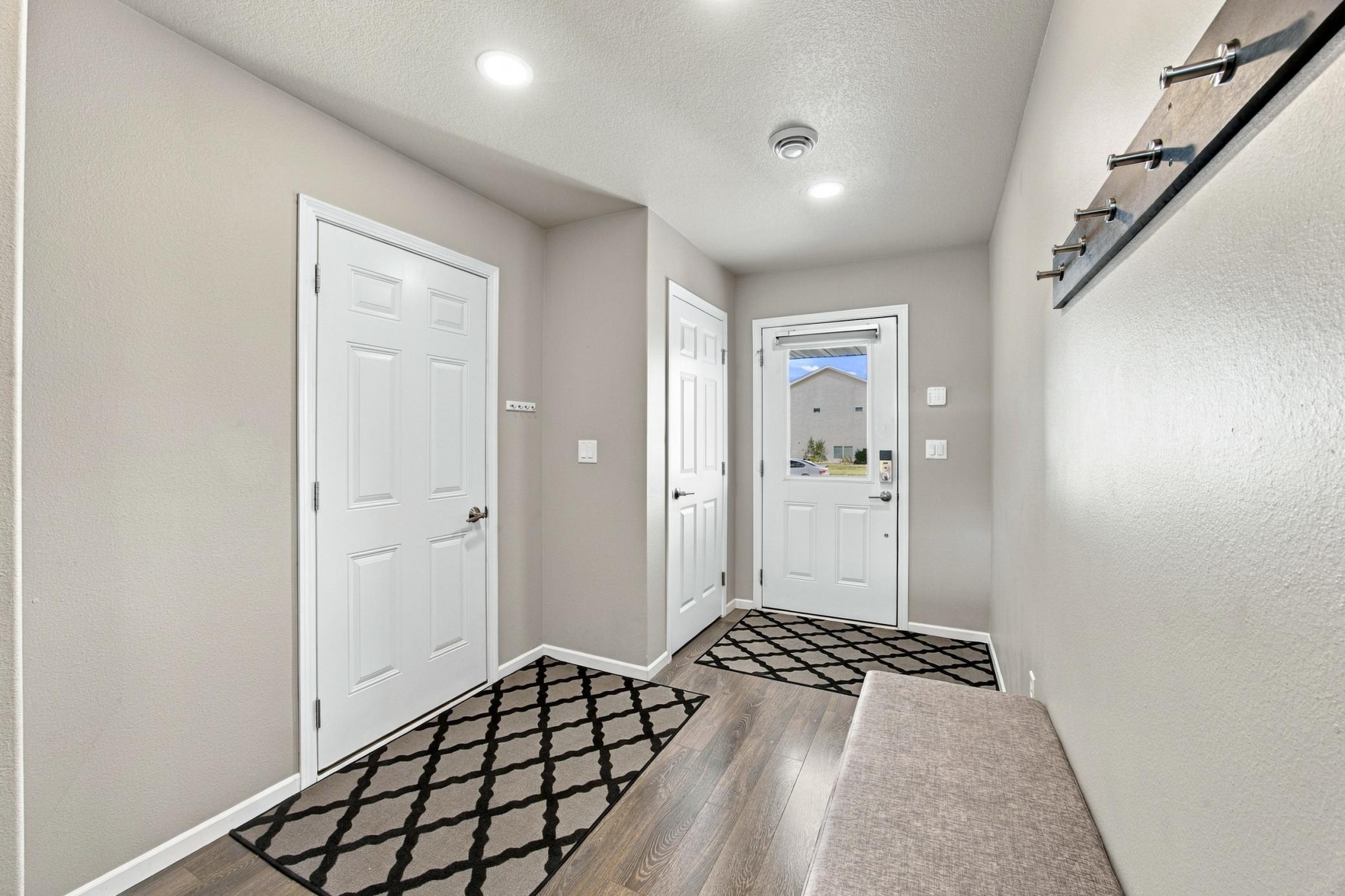 781 Albert Drive W Property Photo 4