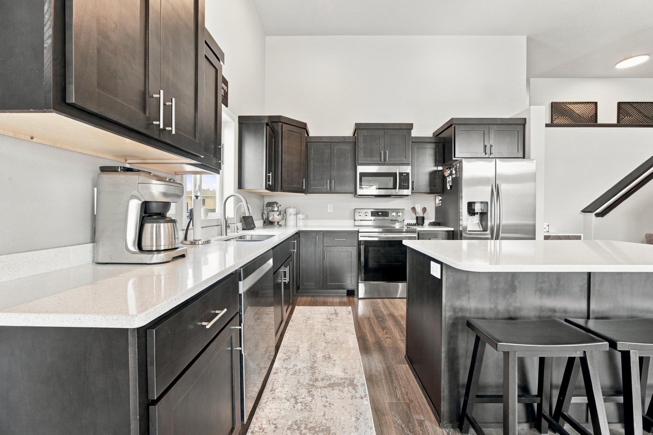 781 Albert Drive W Property Photo 10