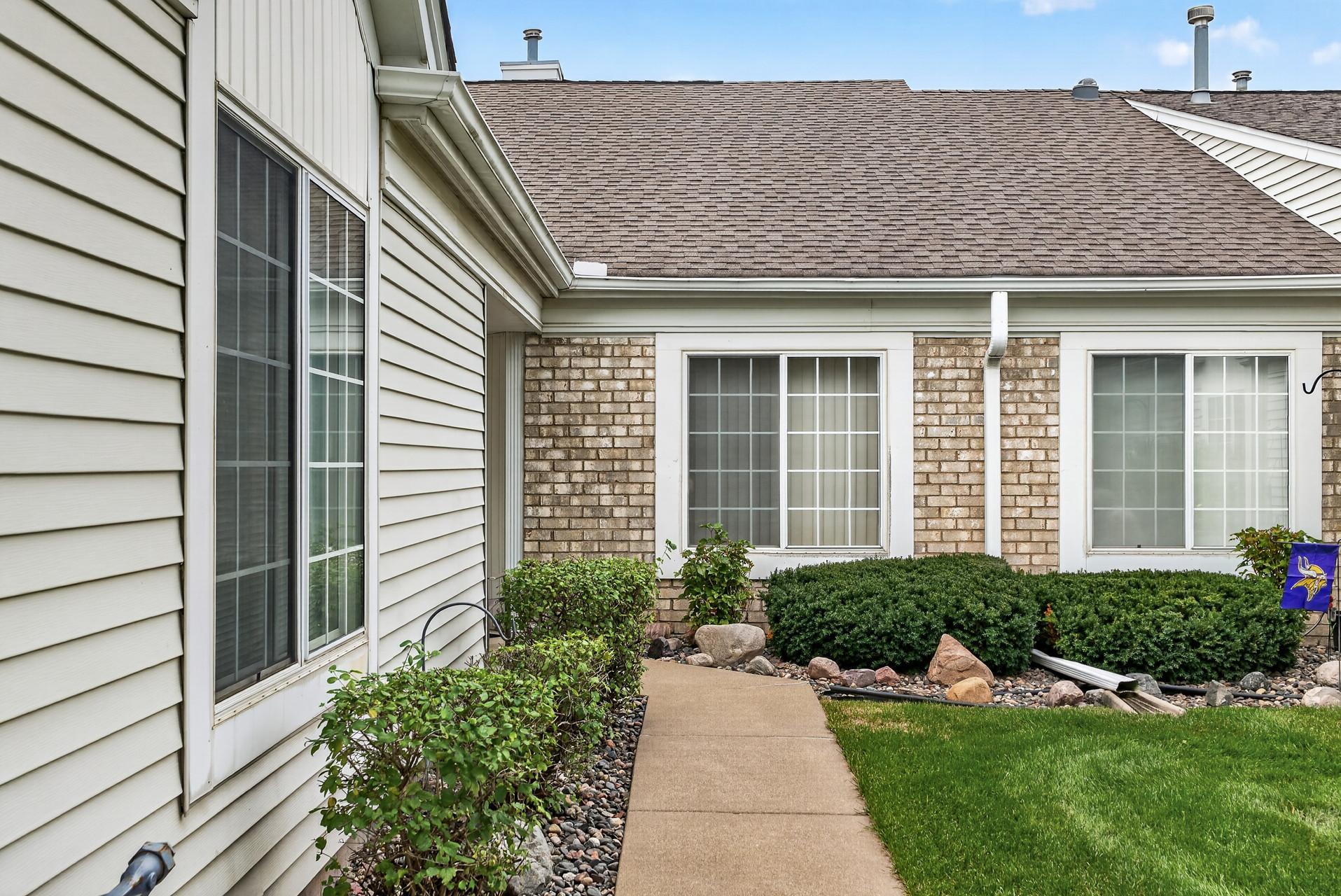 9254 Prairieview Trail N Property Photo 3