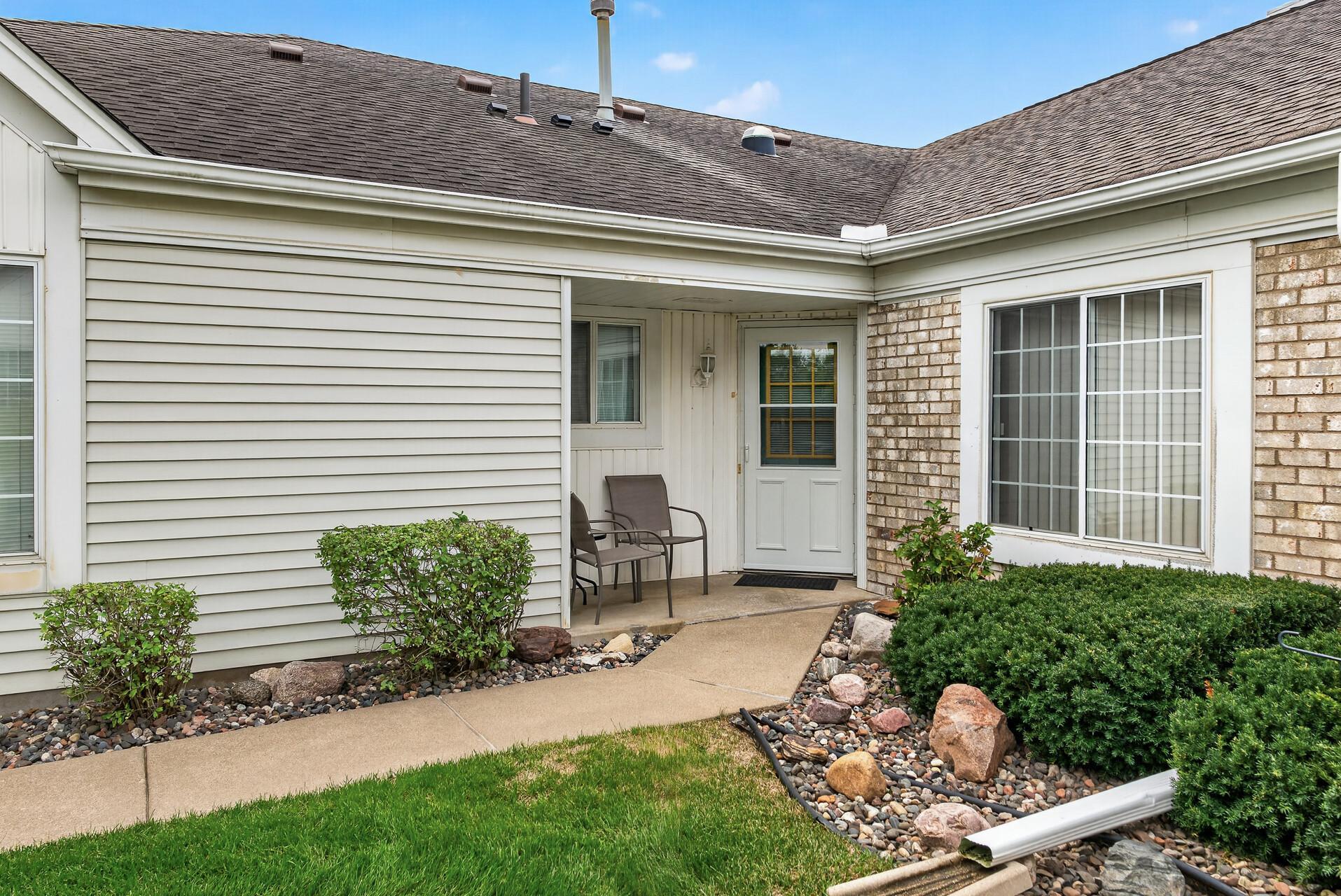 9254 Prairieview Trail N Property Photo 4