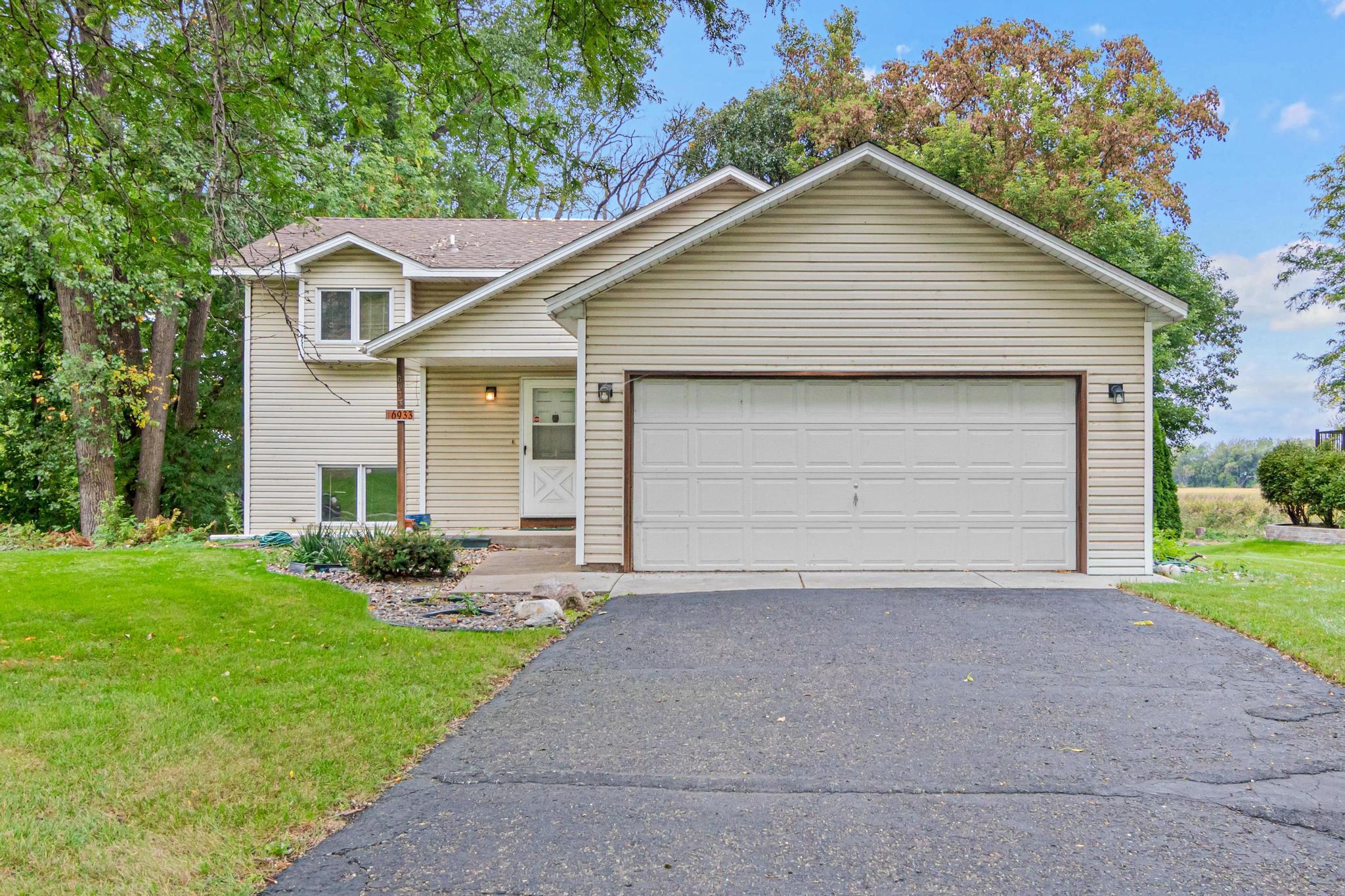6933 Magda Drive Property Photo 1