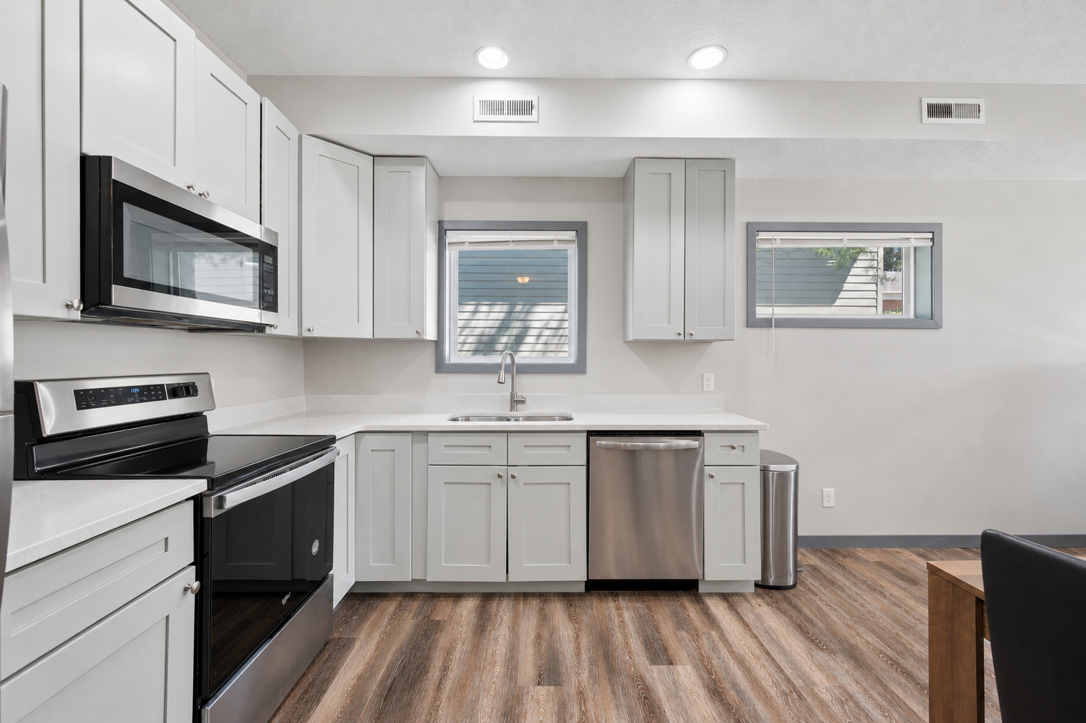211 Belvidere Street E Property Photo 1