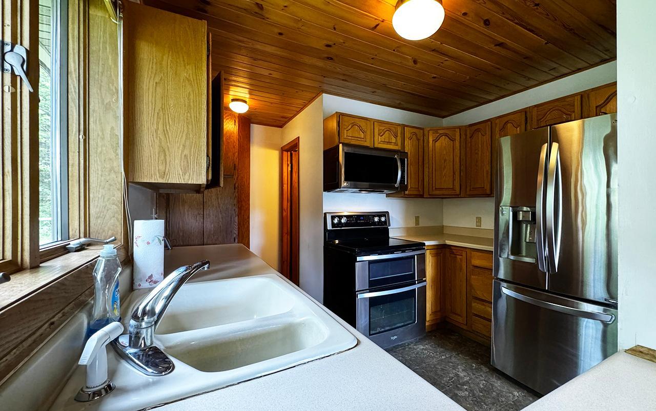 9289 Heino Road Property Photo 8