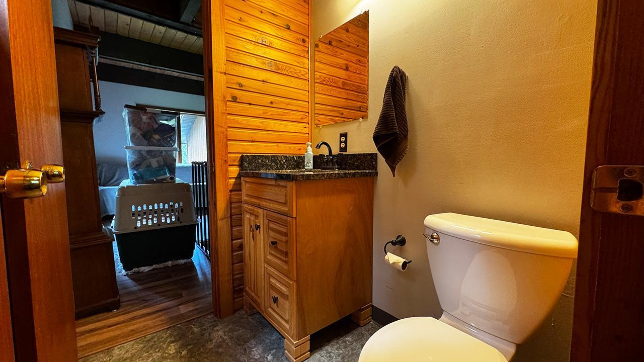 9289 Heino Road Property Photo 10