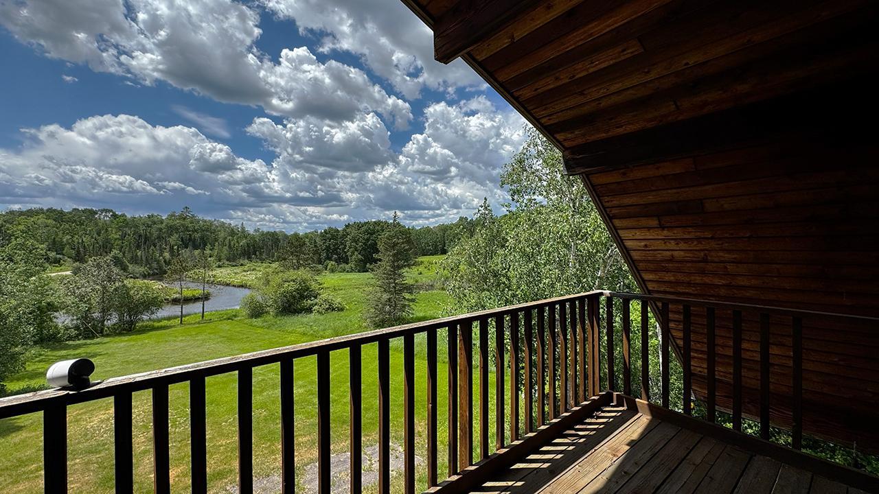 9289 Heino Road Property Photo 15