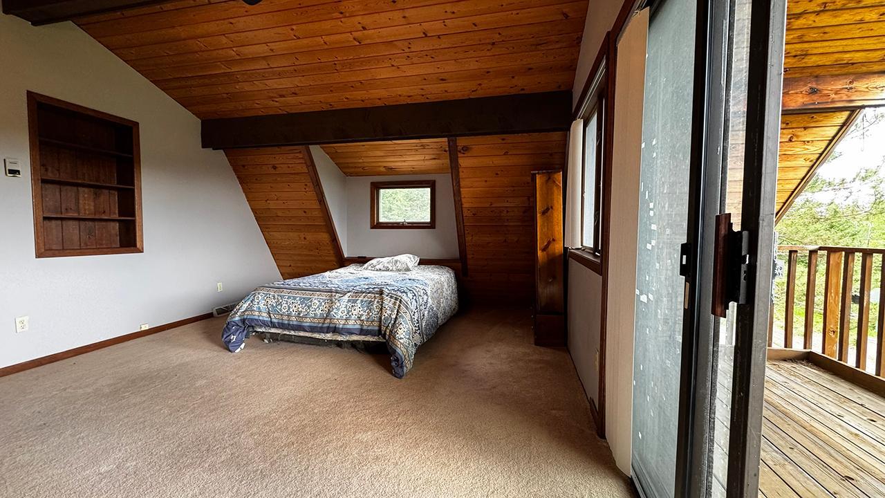 9289 Heino Road Property Photo 17