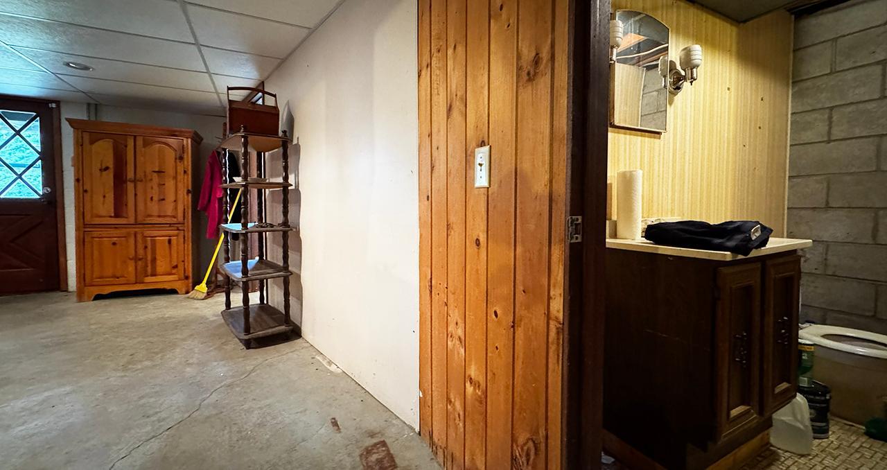 9289 Heino Road Property Photo 24
