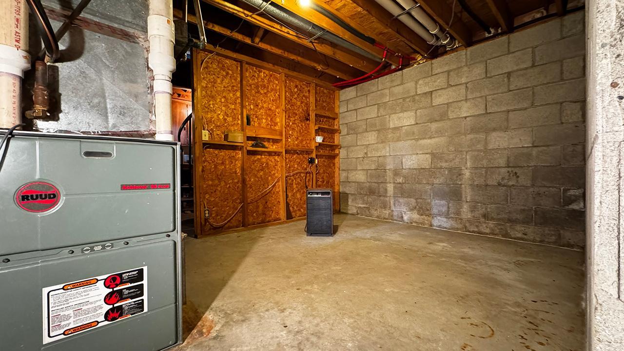 9289 Heino Road Property Photo 27