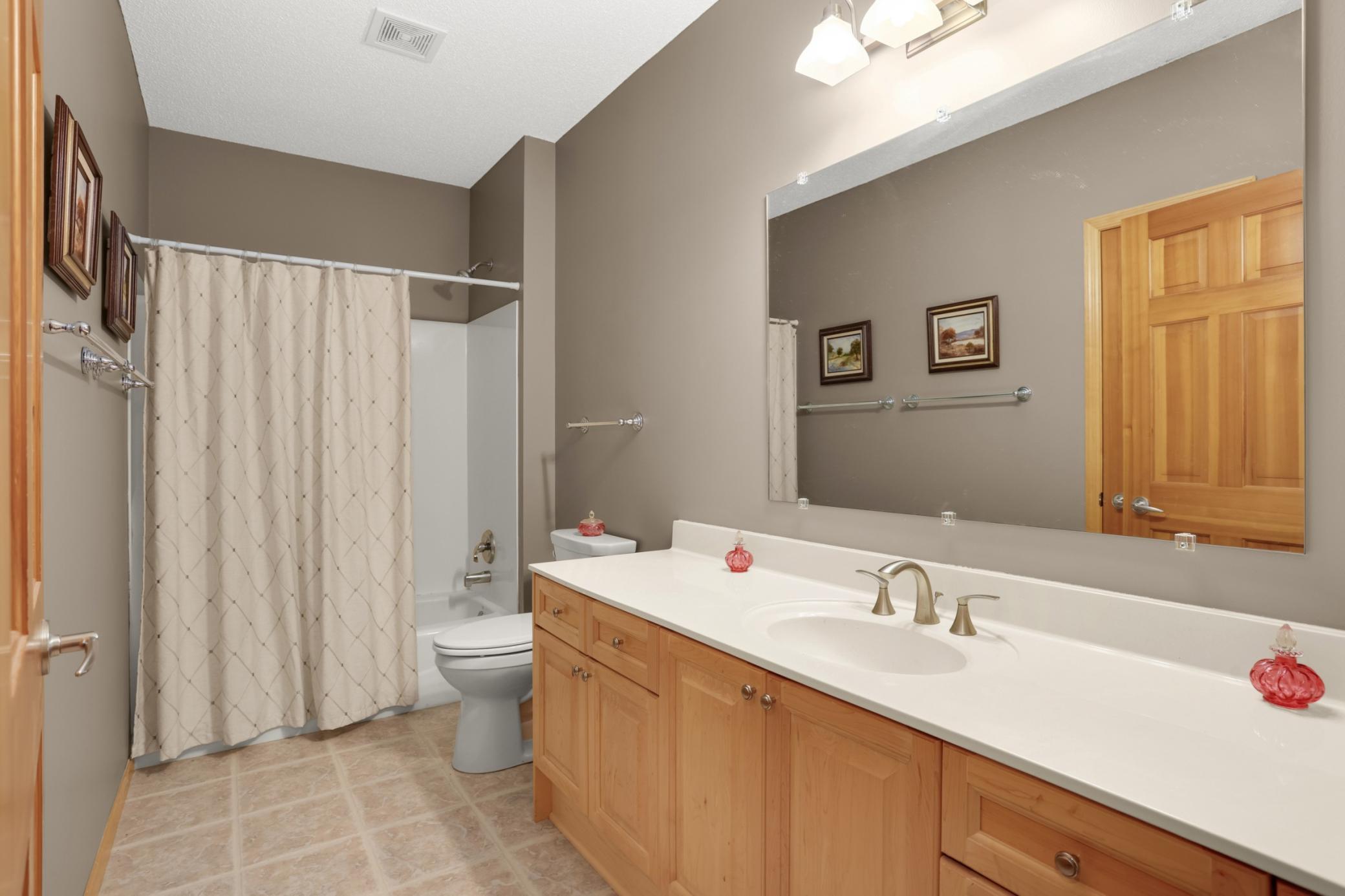 18519 Farmstead Circle Property Photo 30