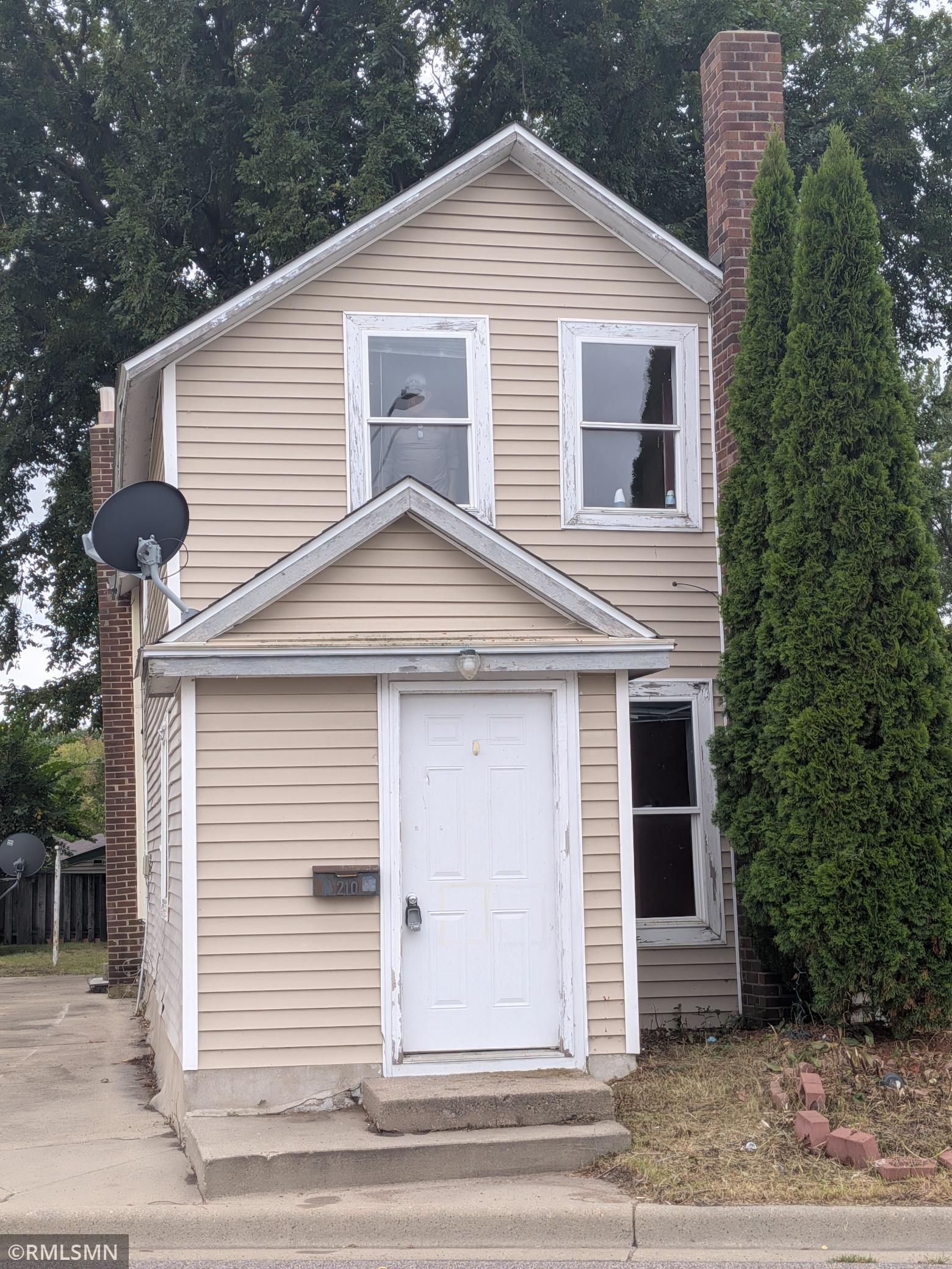 210 1st Street Se Property Photo 1