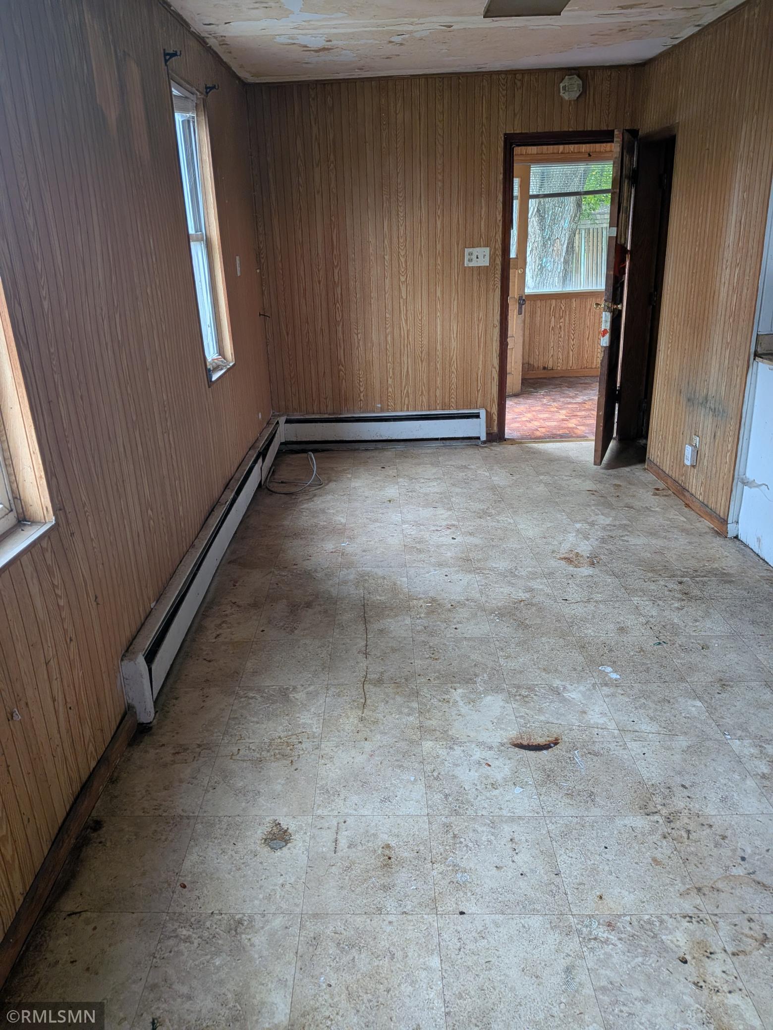 210 1st Street Se Property Photo 8