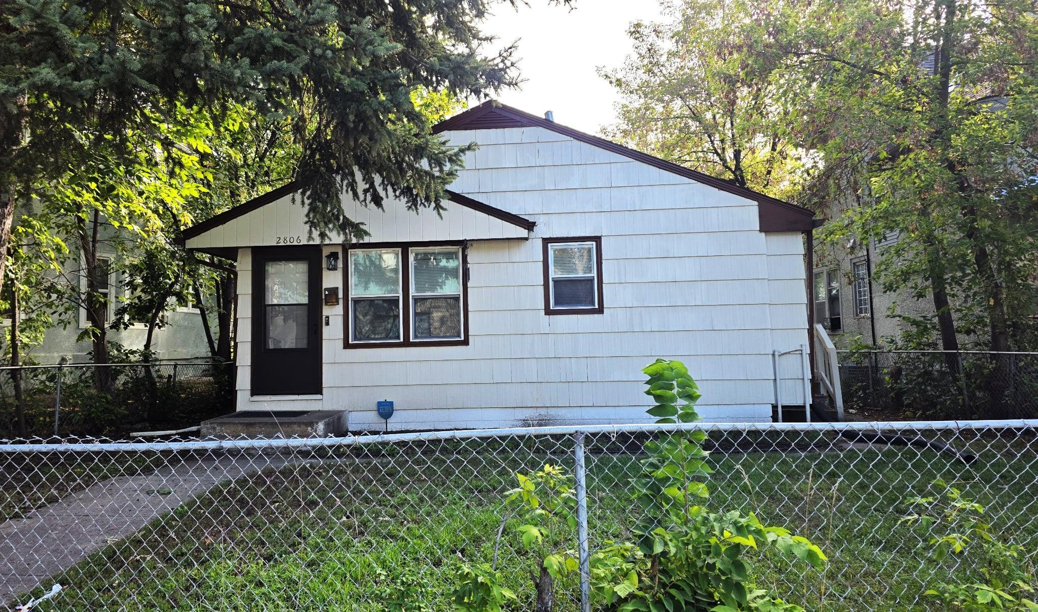 2806 Emerson Avenue N Property Photo 1
