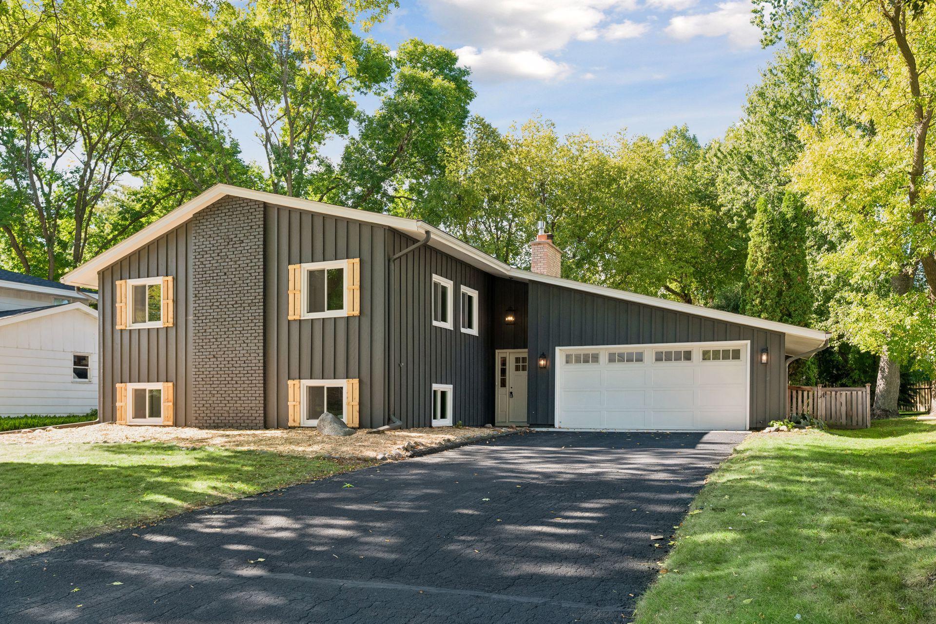 5516 Warden Avenue Property Photo 1