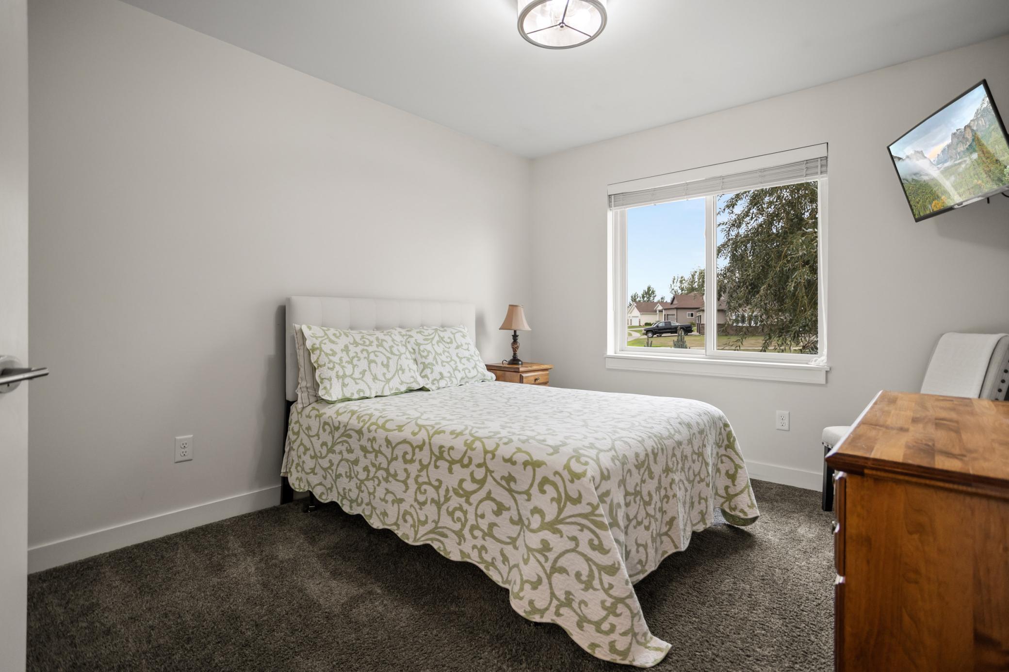 772 35th Avenue E Property Photo 18