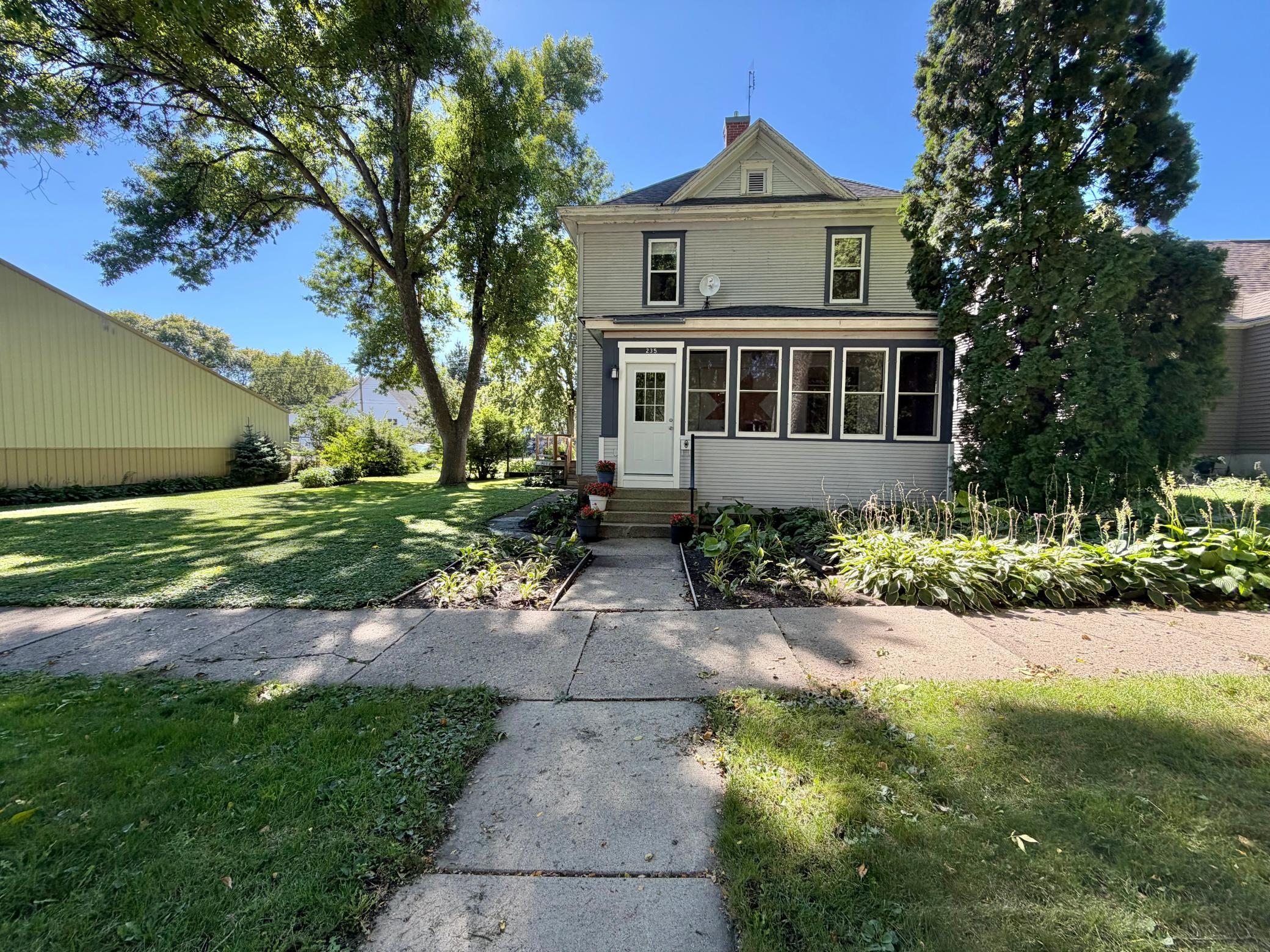 235 8th Avenue Property Photo 1