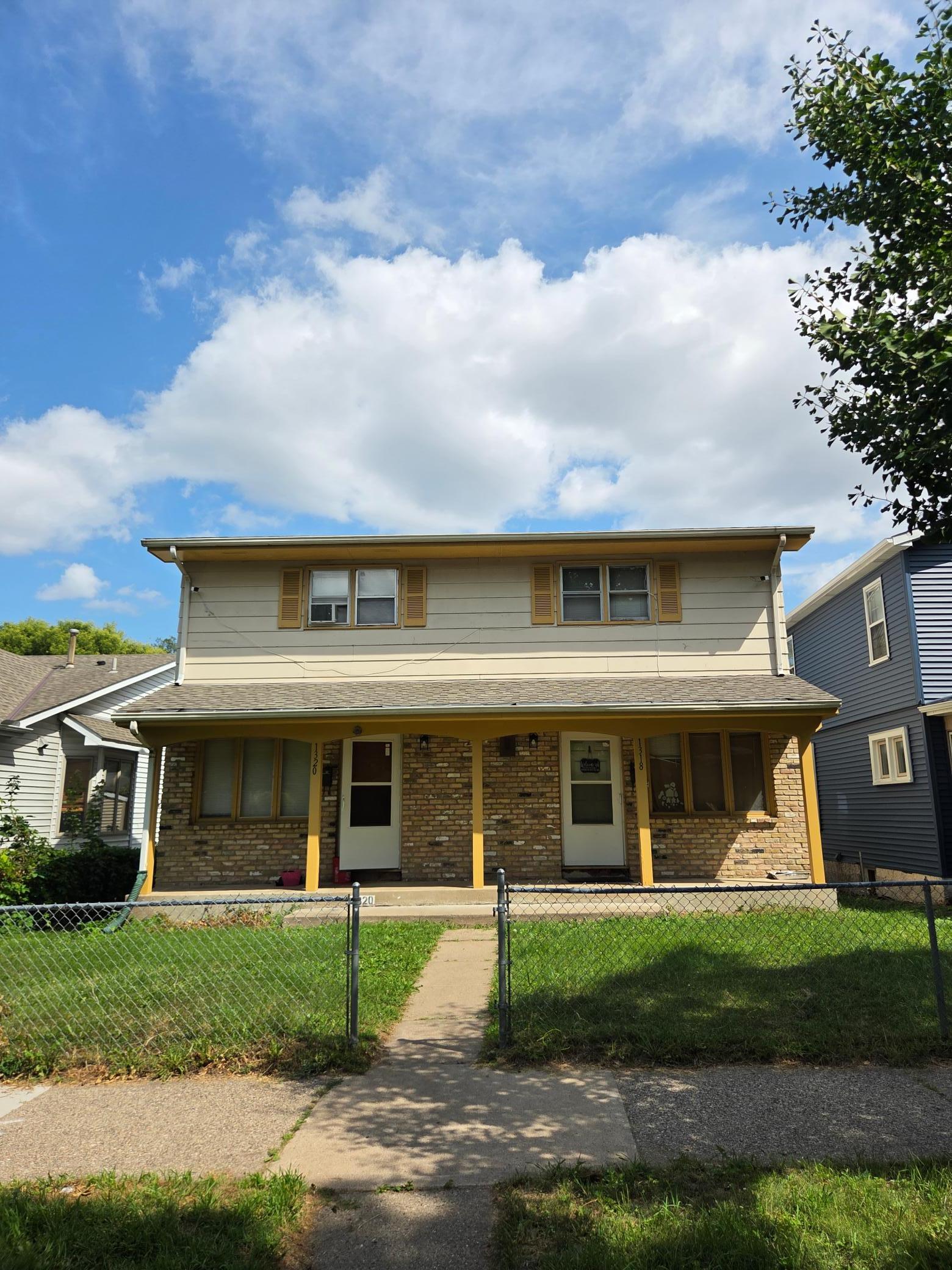 1318 Thomas Avenue N Property Photo 1