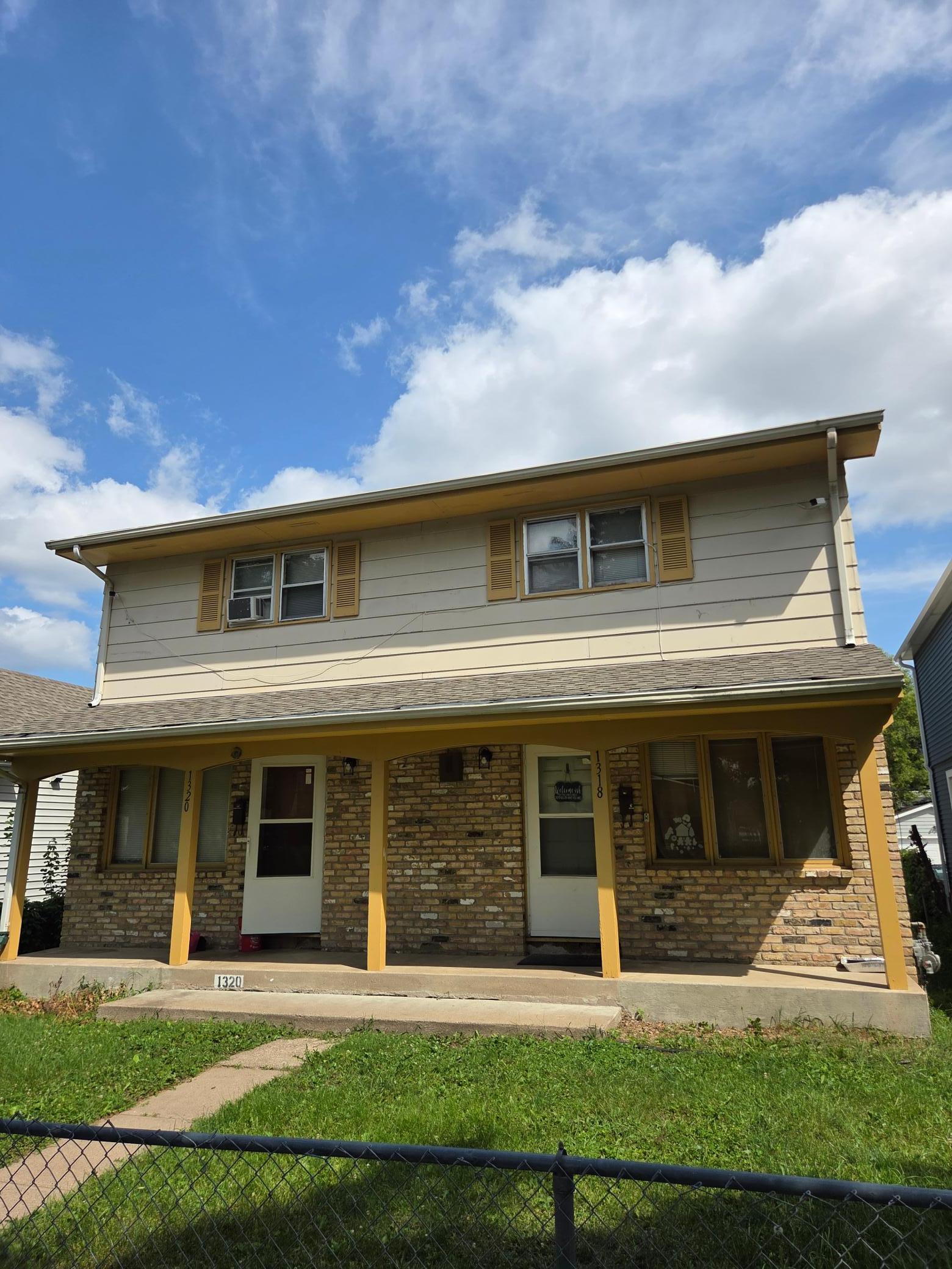 1318 Thomas Avenue N Property Photo 2