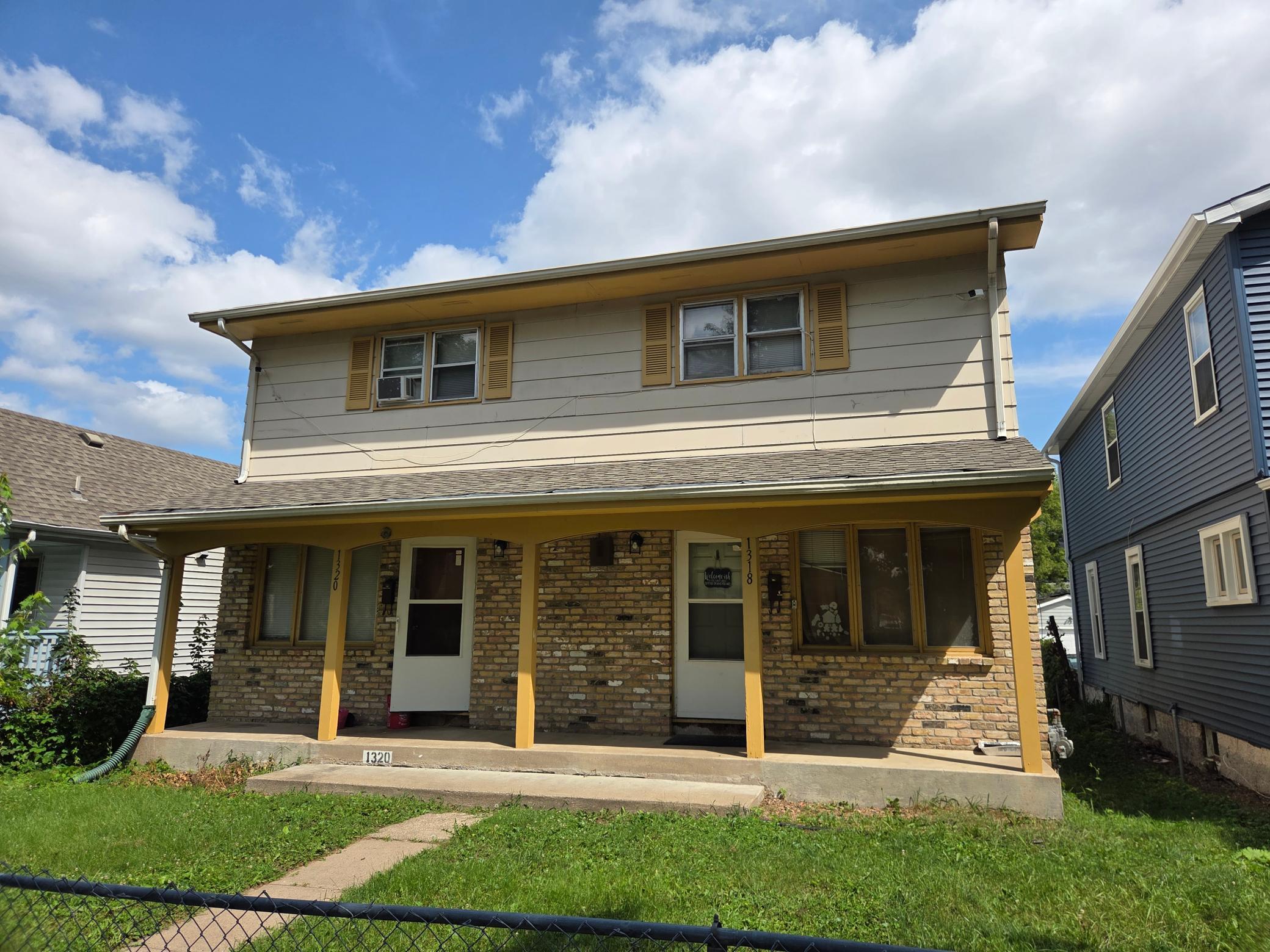 1318 Thomas Avenue N Property Photo 3