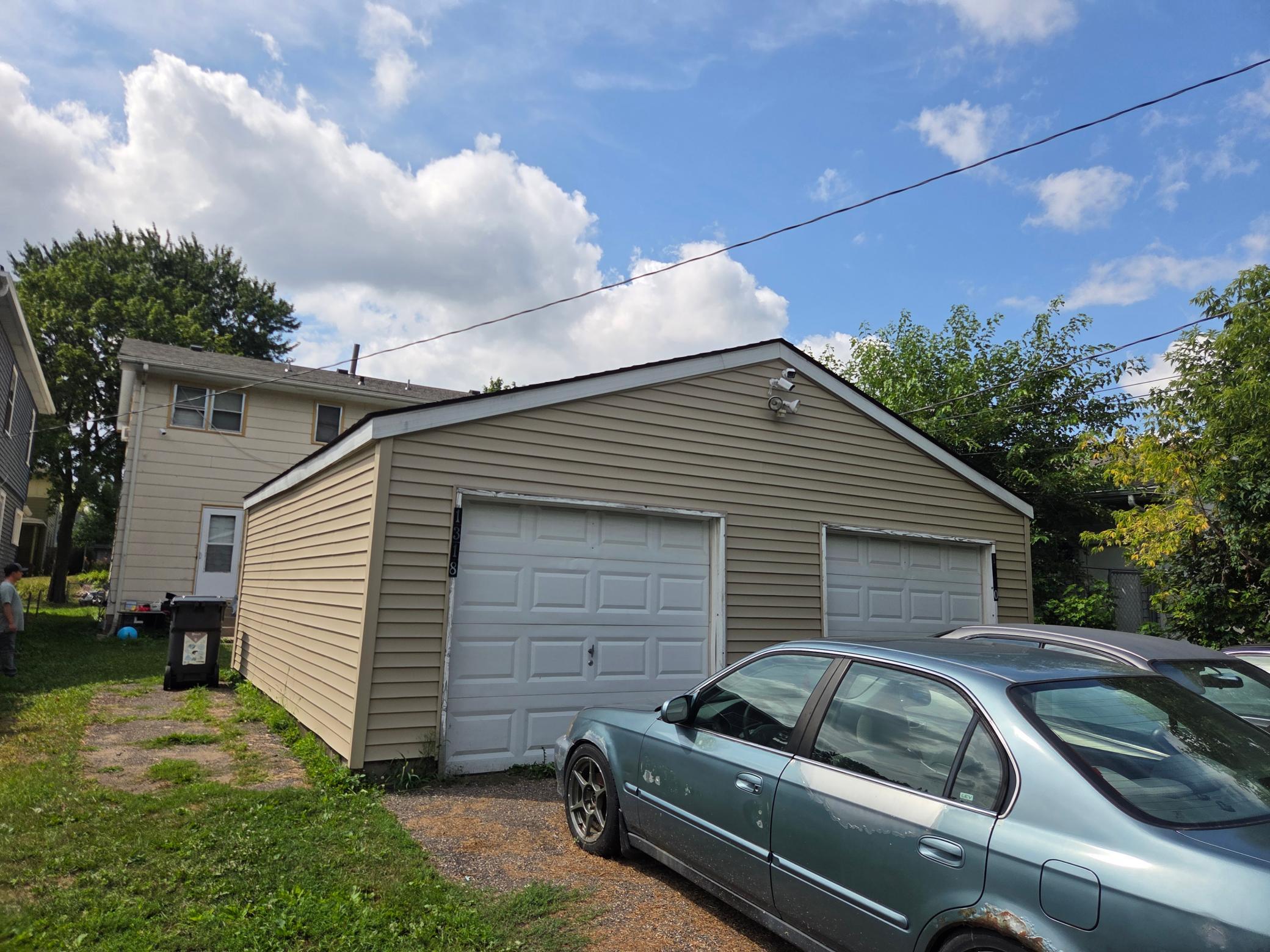 1318 Thomas Avenue N Property Photo 6