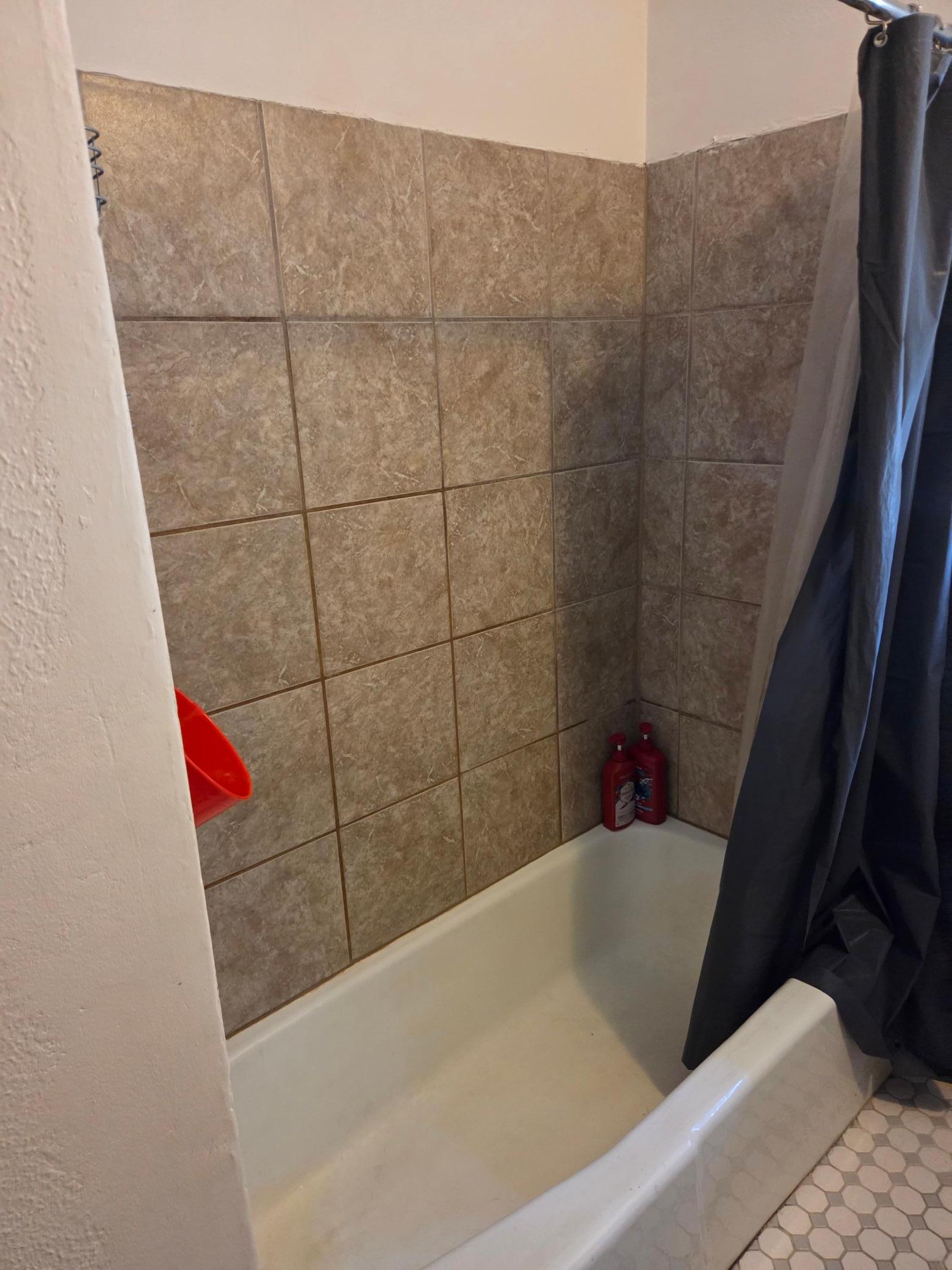 1318 Thomas Avenue N Property Photo 8