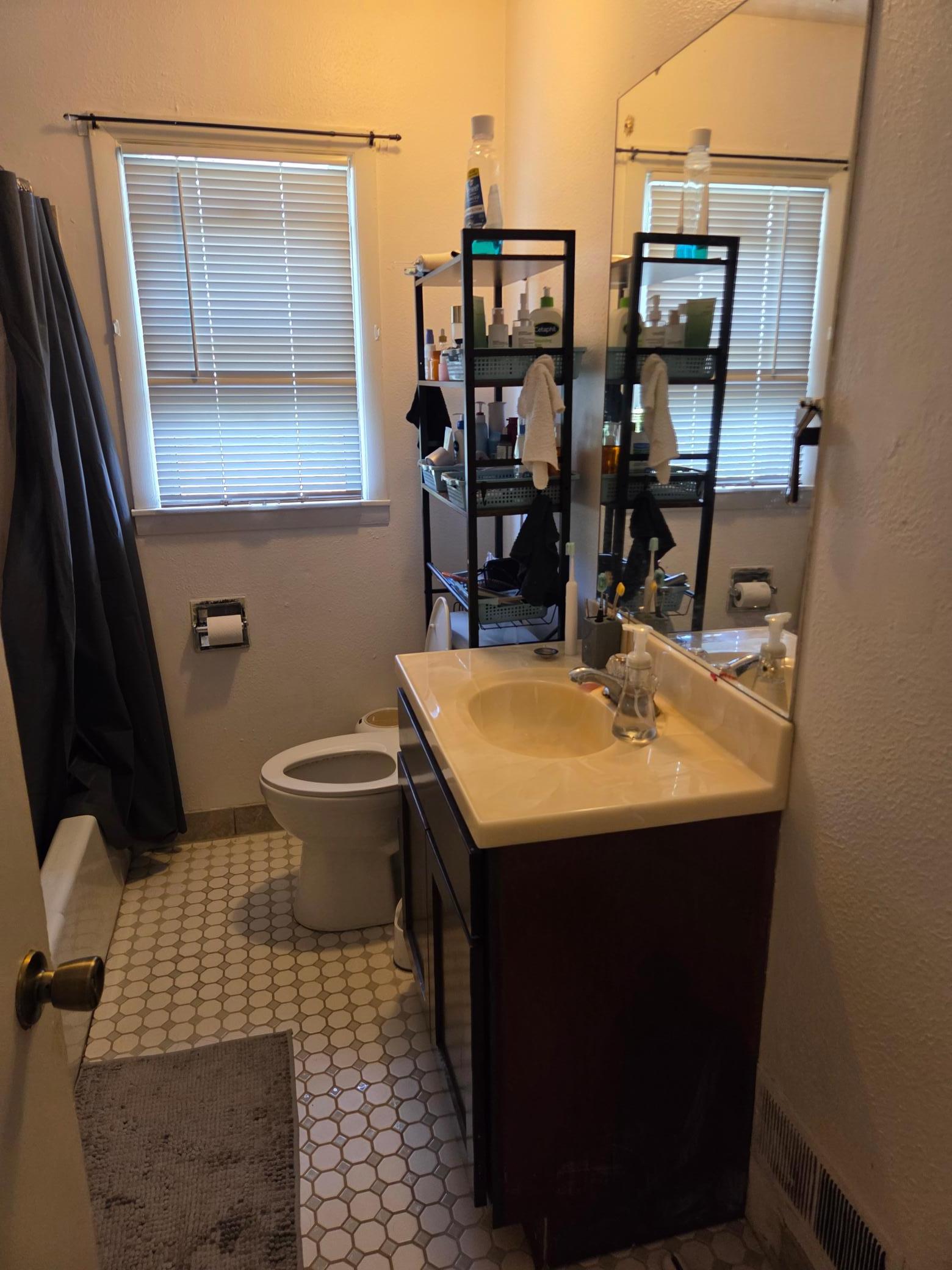 1318 Thomas Avenue N Property Photo 9