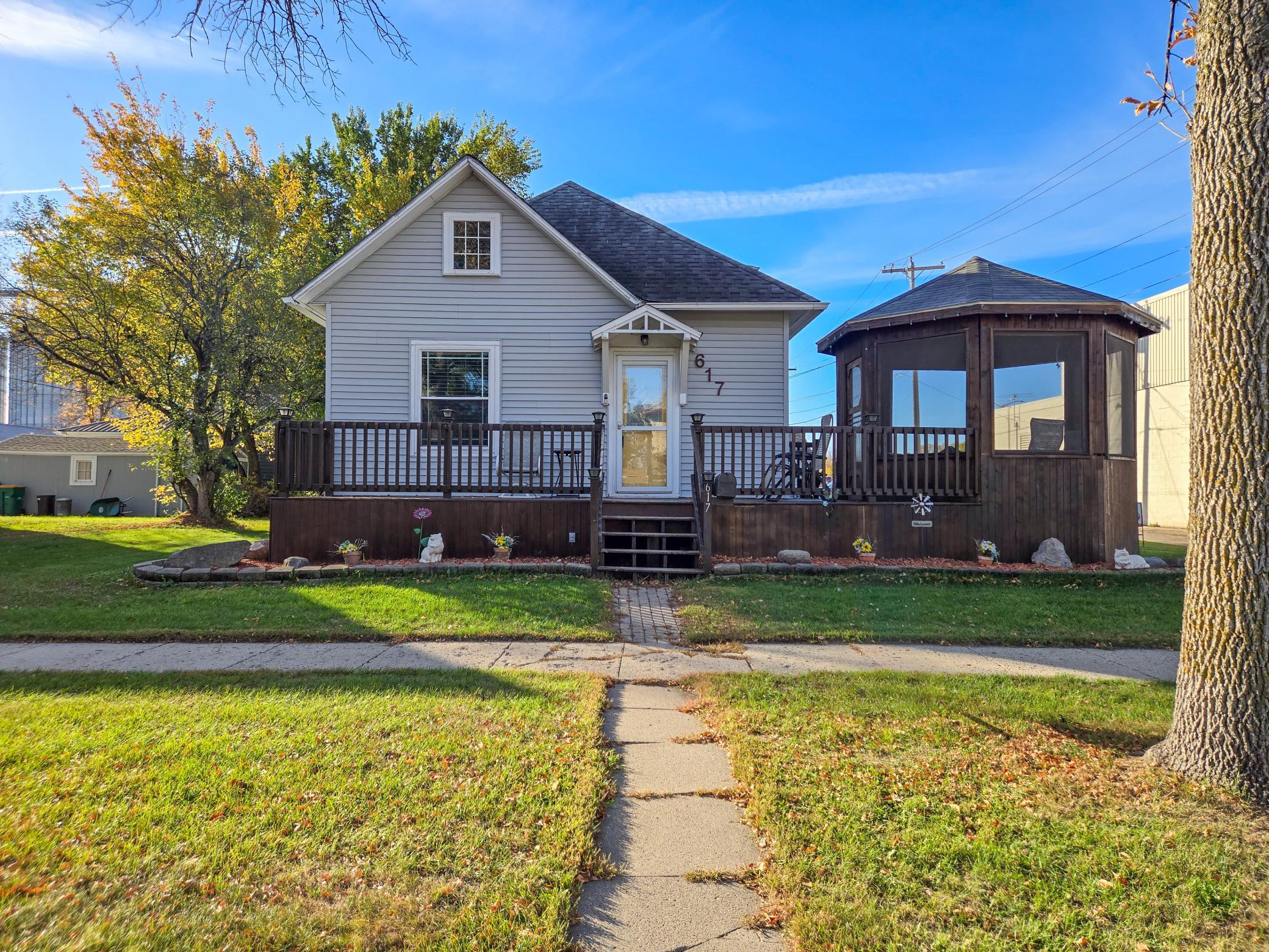 617 Nebraska Avenue Property Photo 1