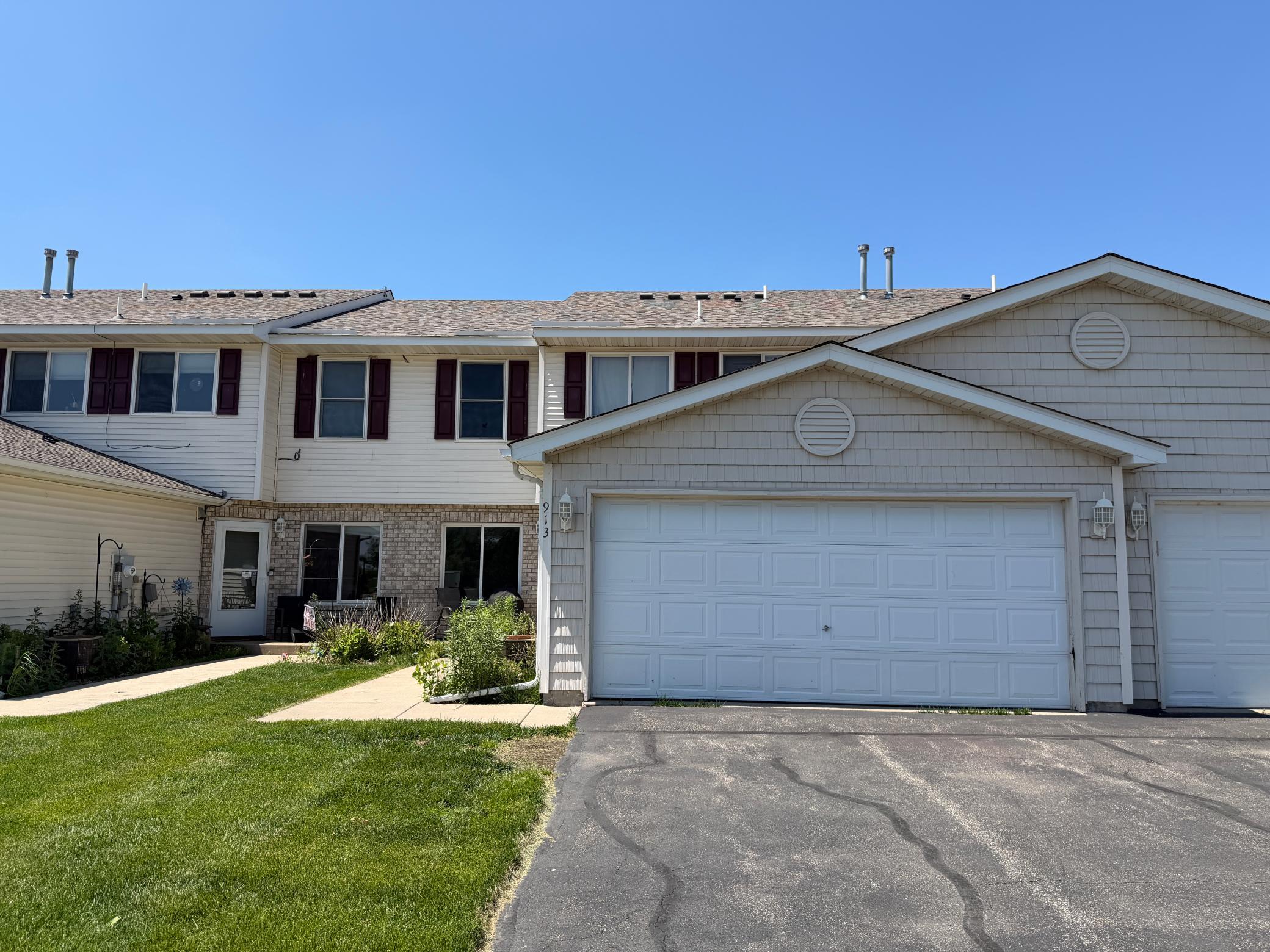 913 Serenity Circle Property Photo 1