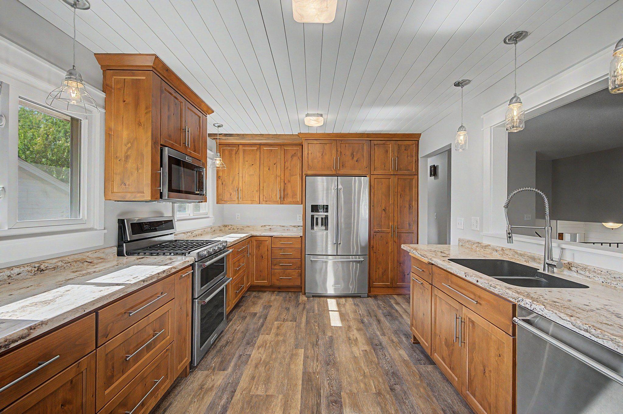 10496 Thrush Street Nw Property Photo 1