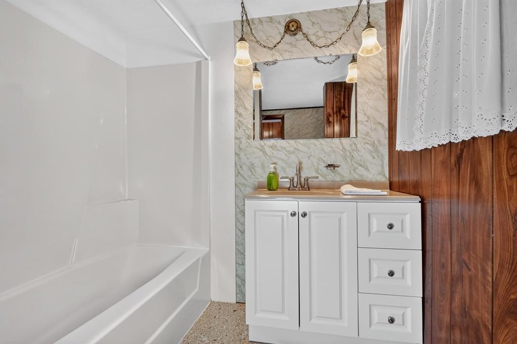 29260 Clearwater Road Property Photo 17