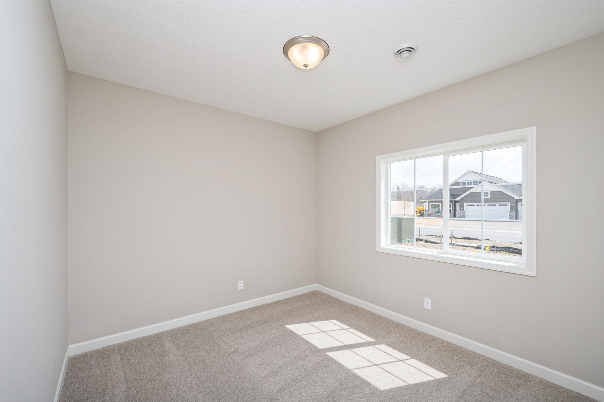 1014 E Meadowsweet Drive Property Photo 10