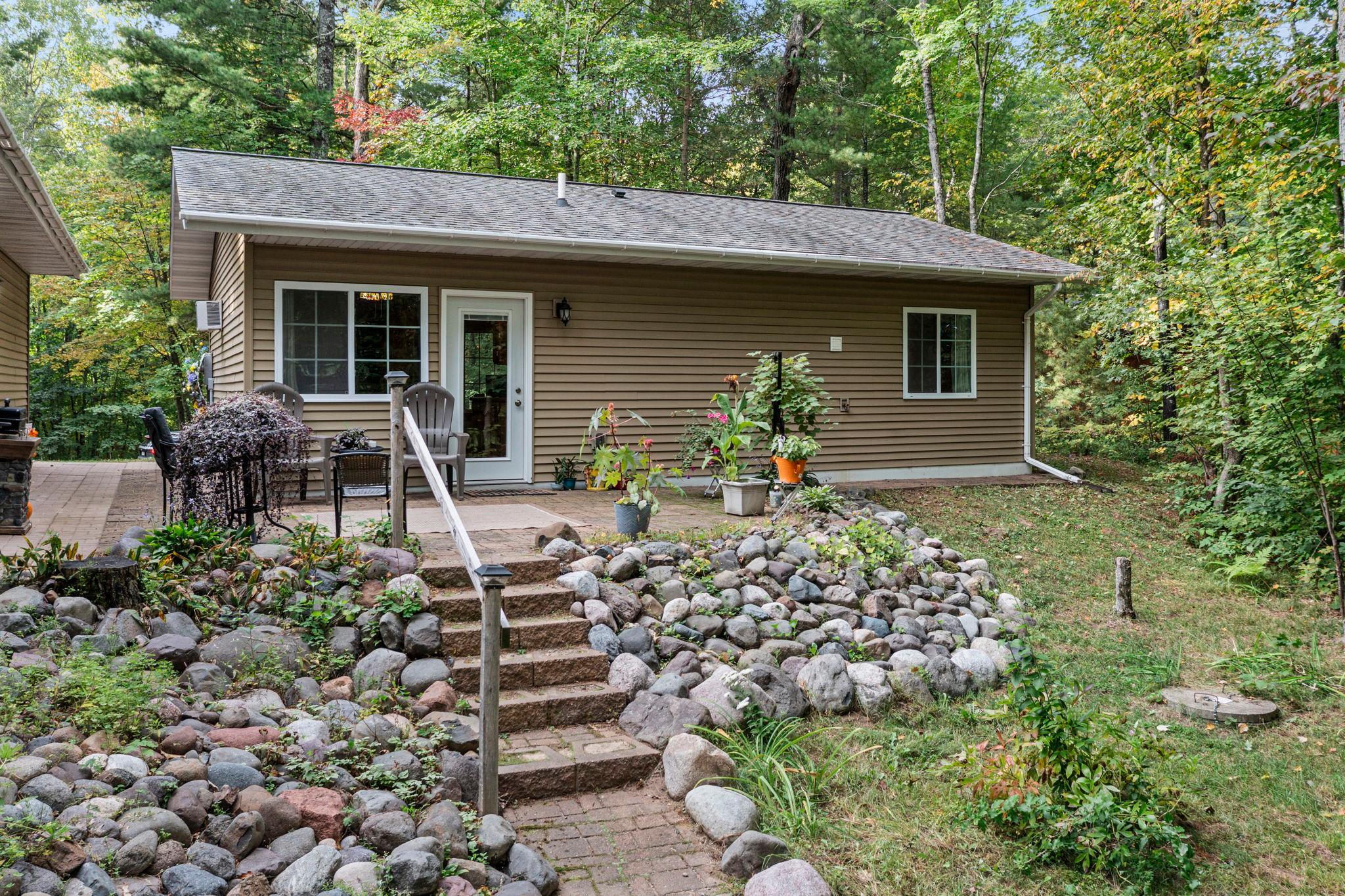7358 Willow Street E Property Photo 6