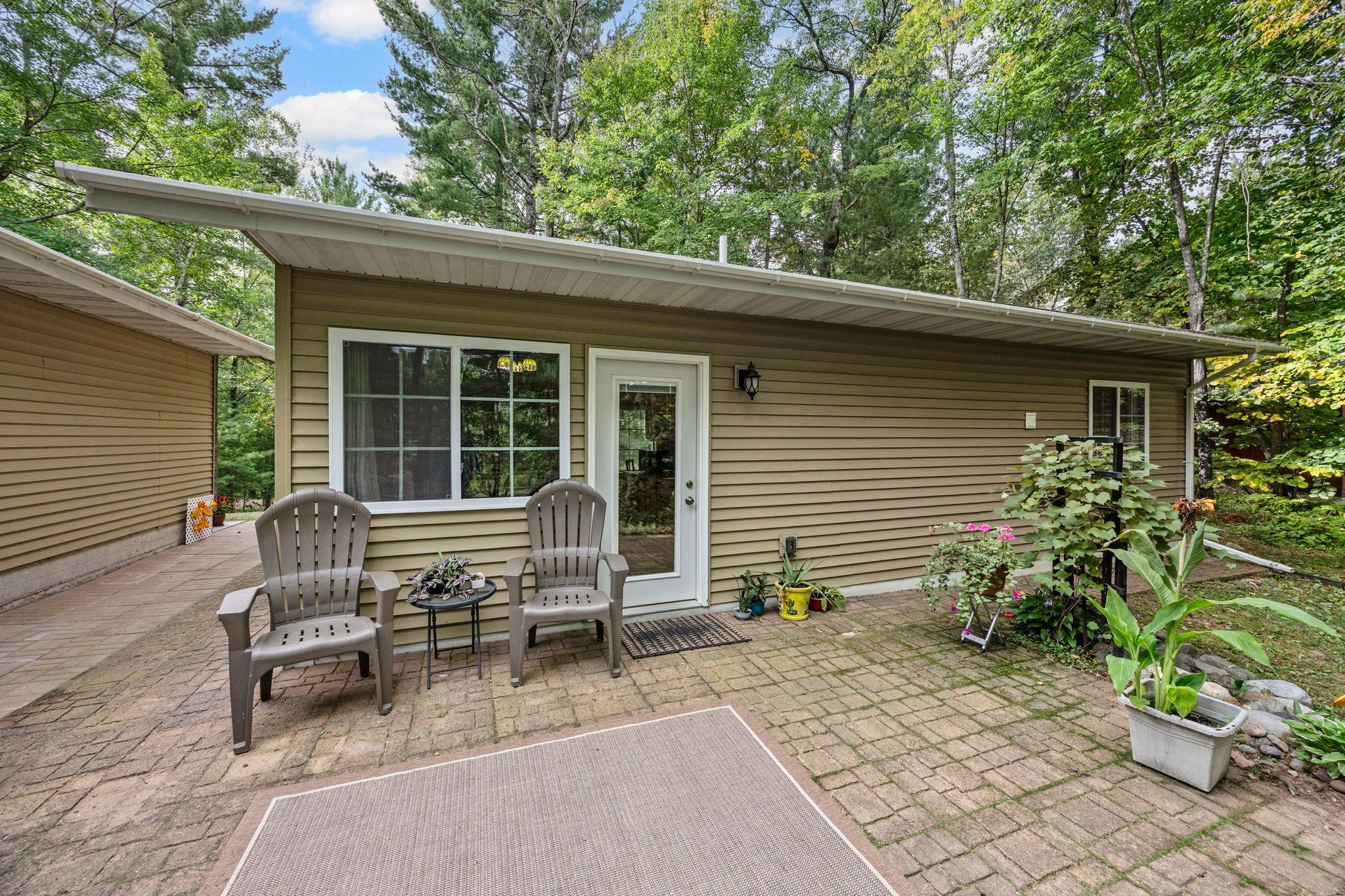 7358 Willow Street E Property Photo 29