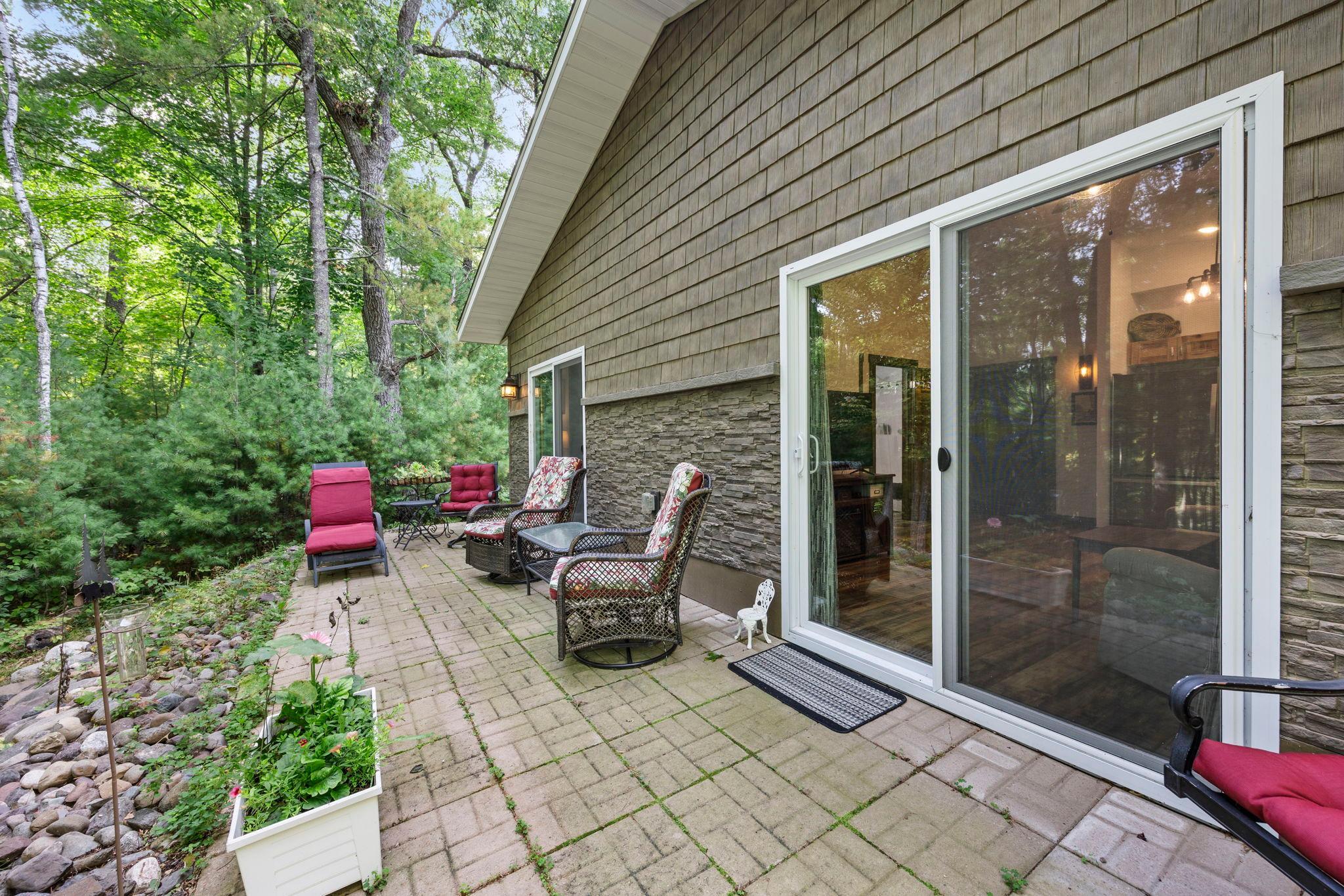 7358 Willow Street E Property Photo 50