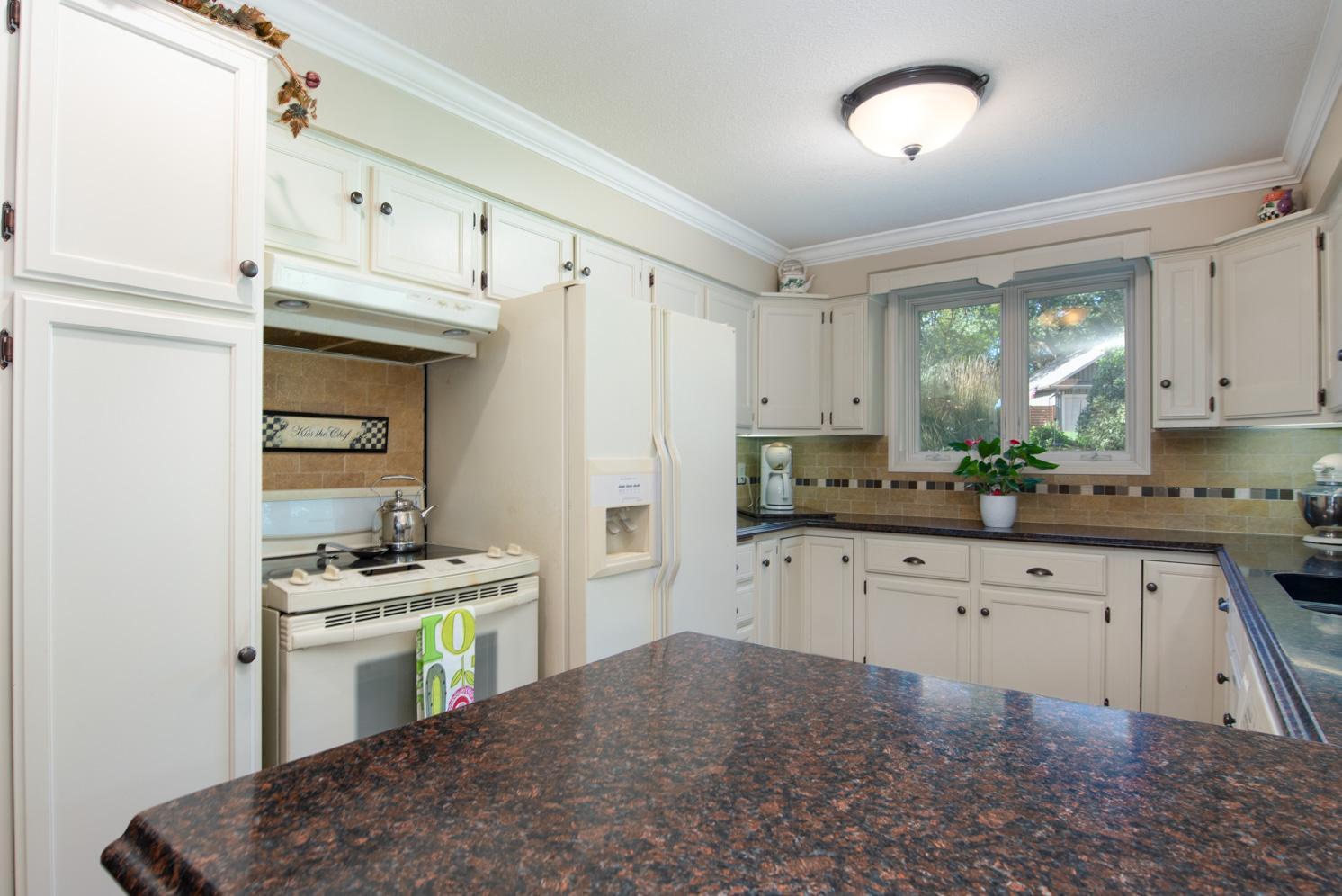 2 Capri Drive Property Photo 9