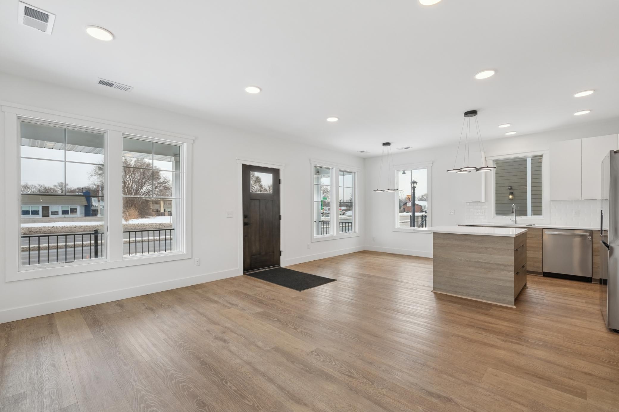 6043 Brooklyn Boulevard Property Photo 6