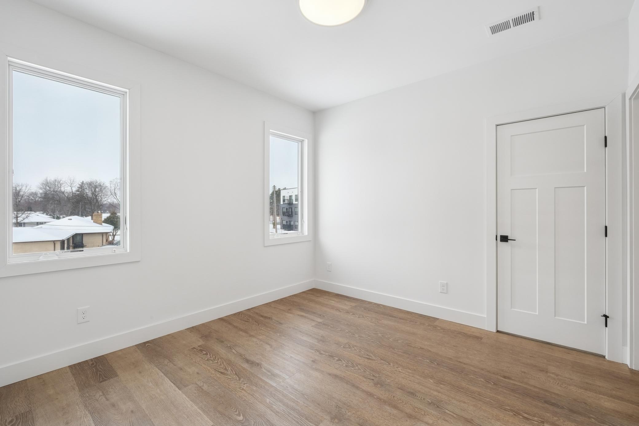 6043 Brooklyn Boulevard Property Photo 20
