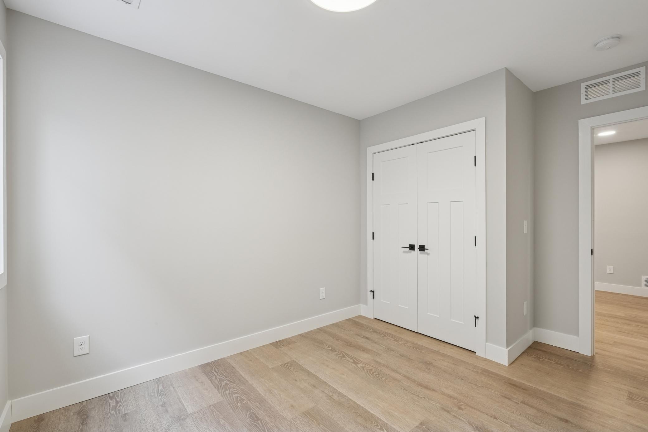 6043 Brooklyn Boulevard Property Photo 33