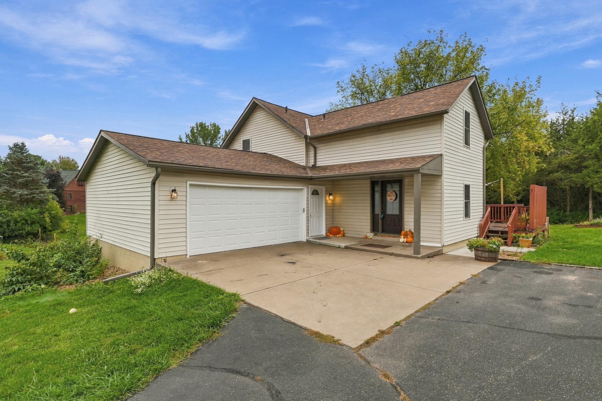 858 Bradley Drive Property Photo 1