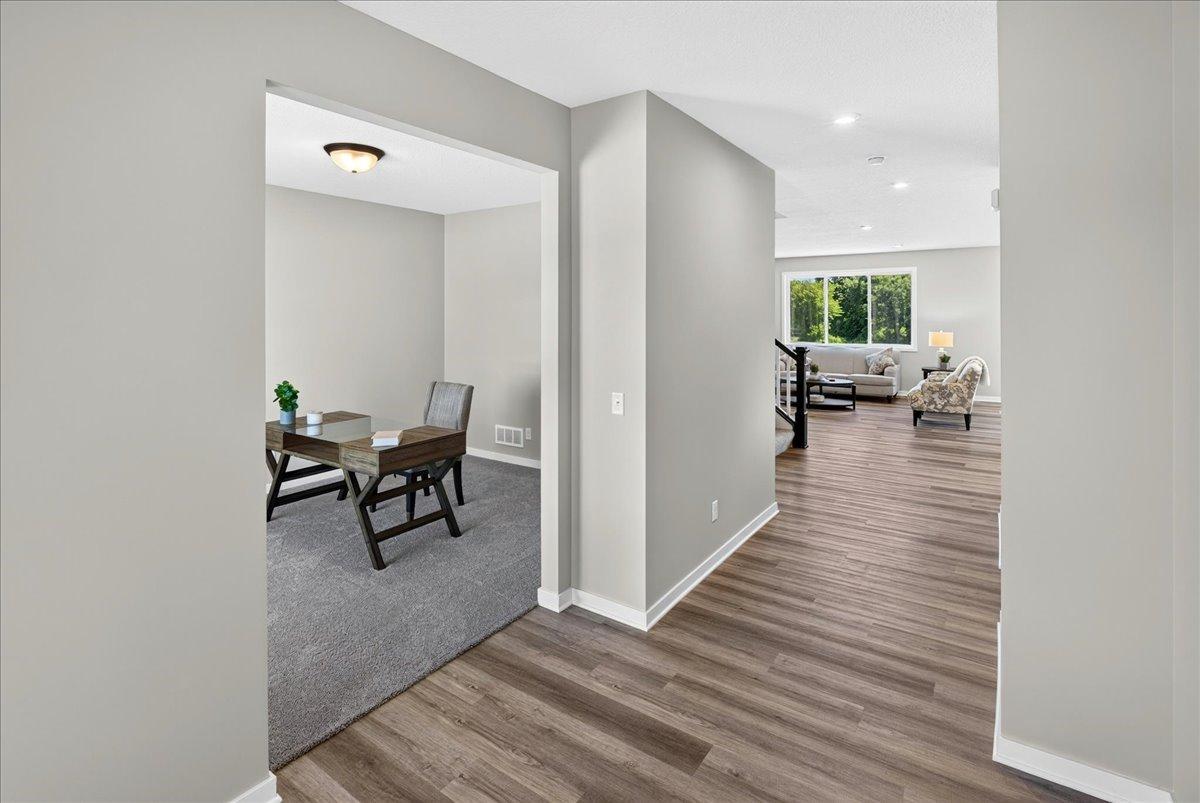 9662 32nd Street Ne Property Photo 6