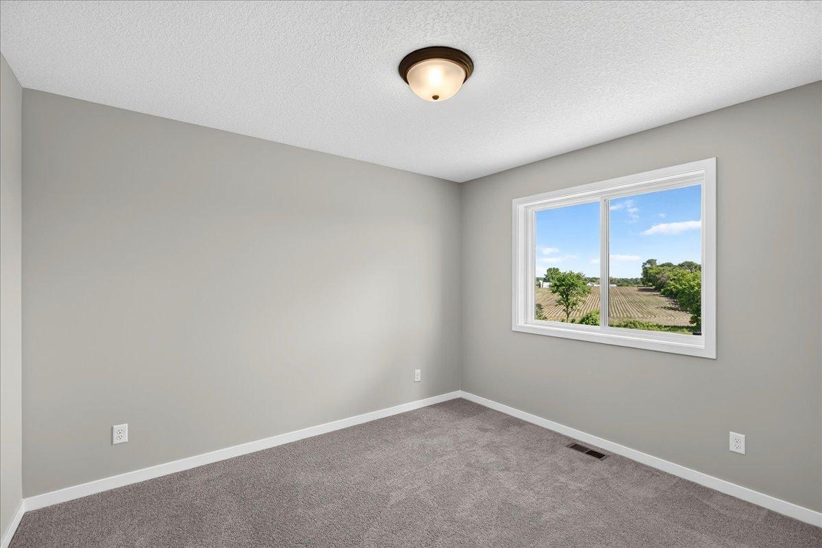 9662 32nd Street Ne Property Photo 38