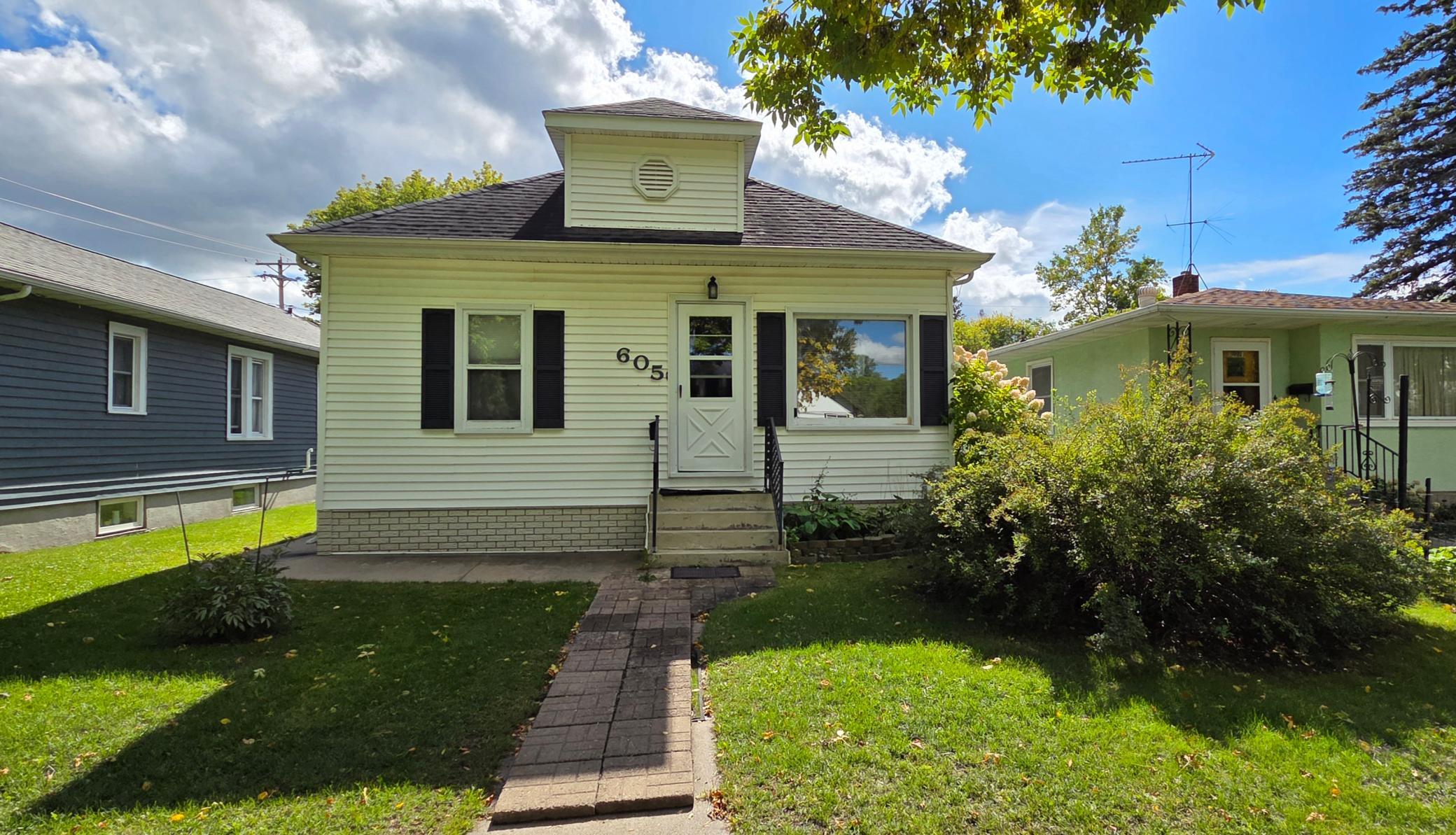 605 7th Street Property Photo 1