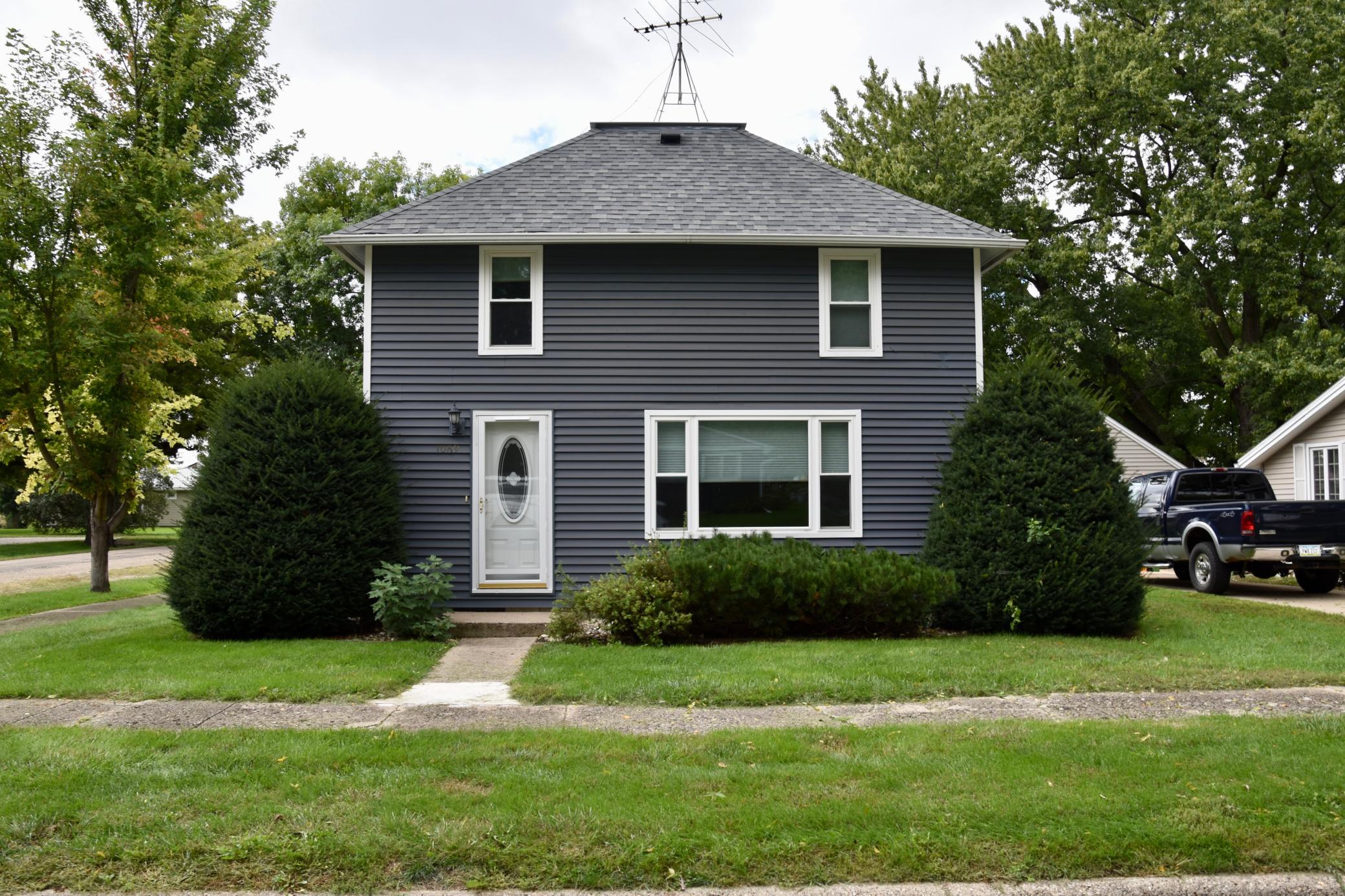 1069 Pine Street Property Photo 2