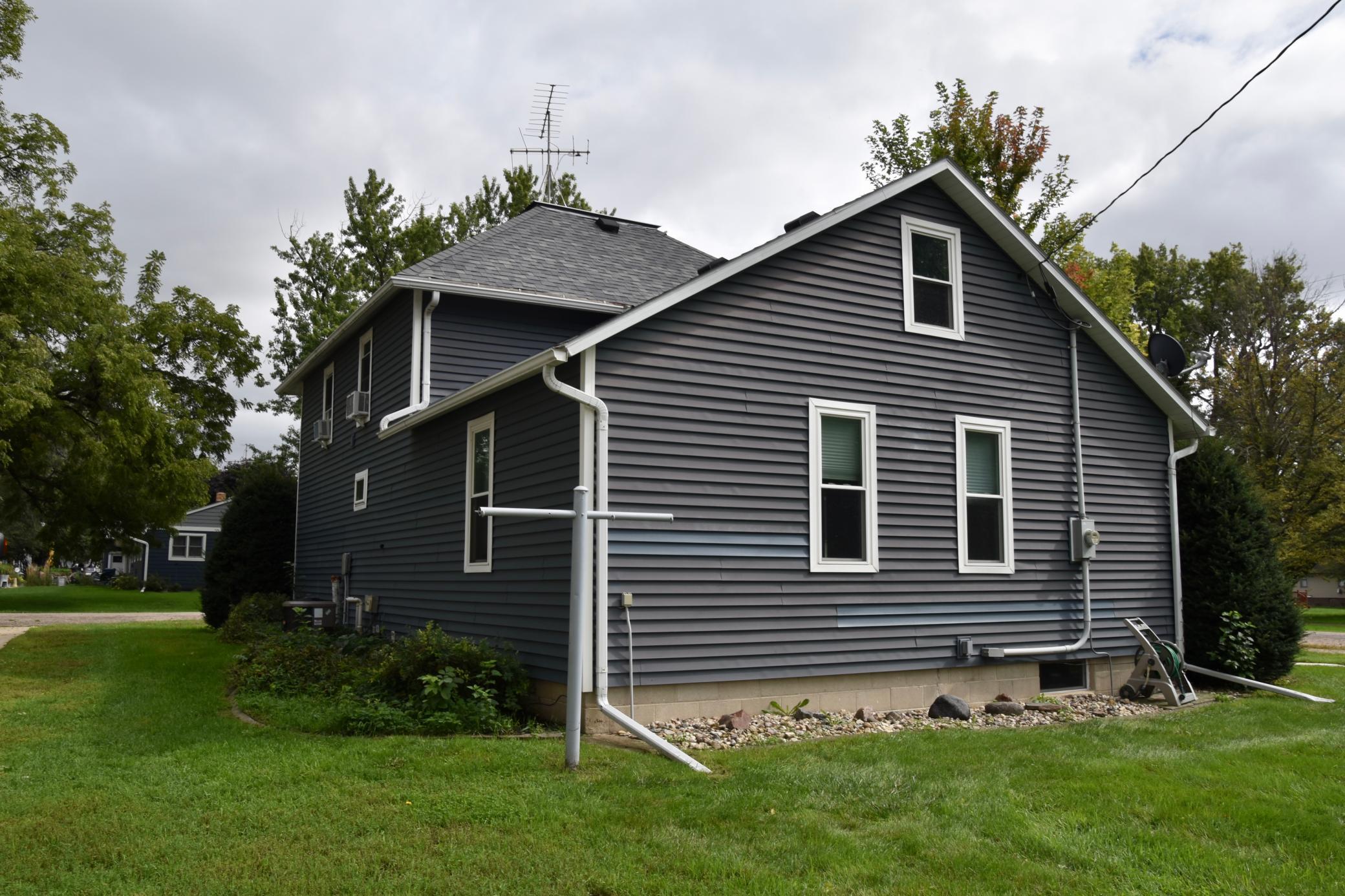 1069 Pine Street Property Photo 6